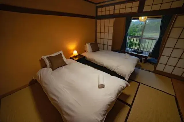 Chalet in HA-MON Slope Side Hotel and Private Chalet Chalet in HA-MON Slope Side Hotel and Private Chalet