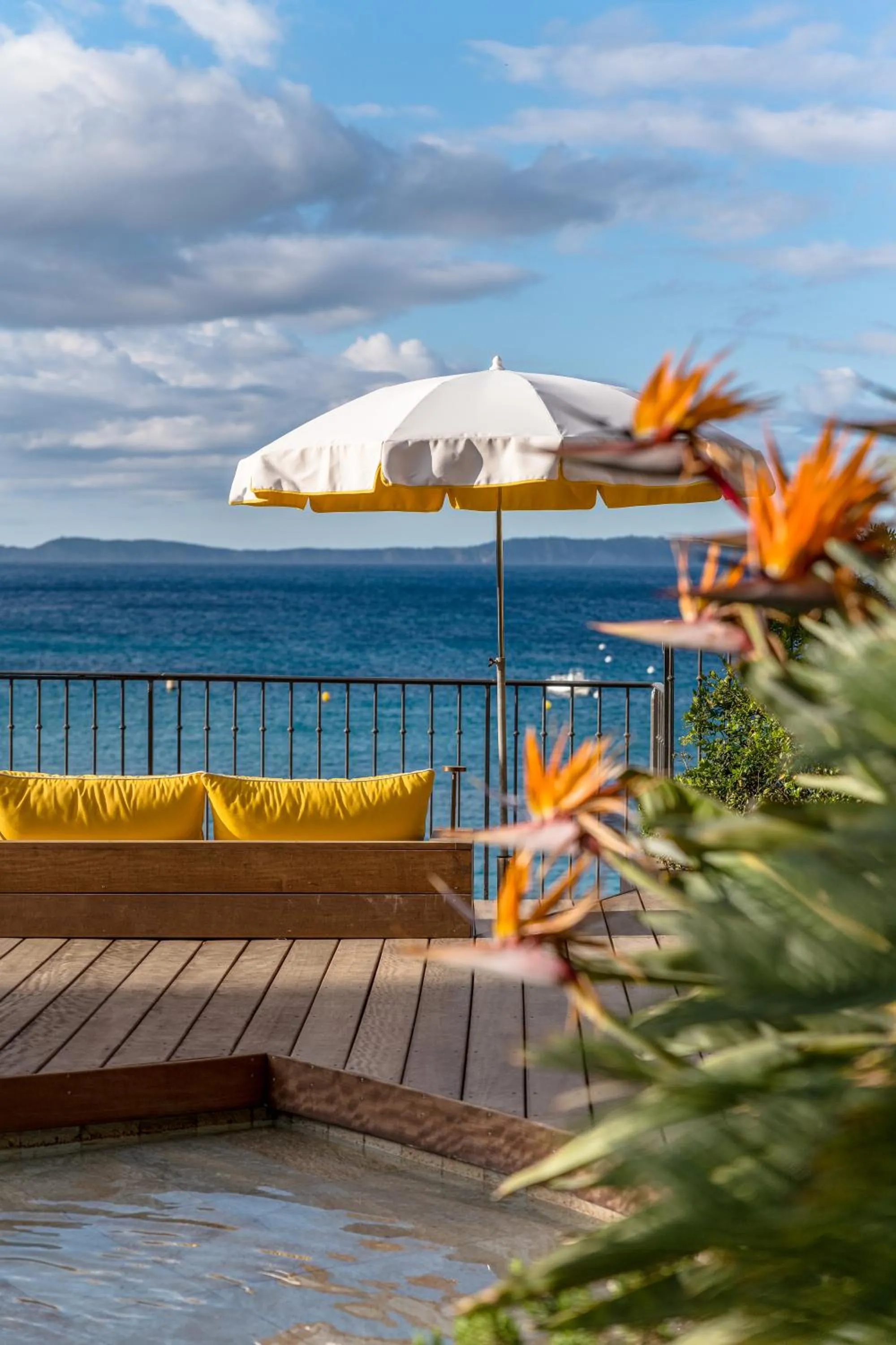 Patio in Hôtel Le Bailli De Suffren