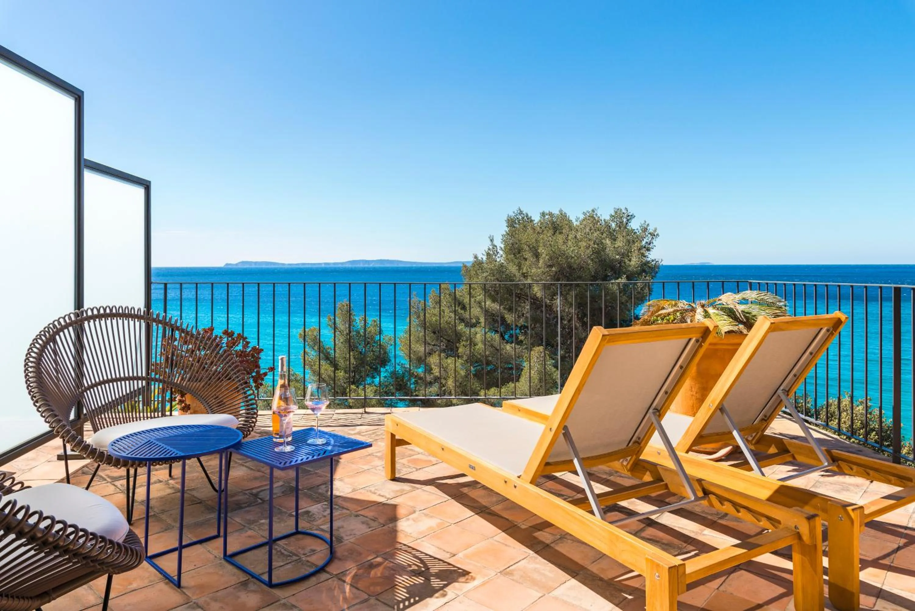 Patio in Hôtel Le Bailli De Suffren