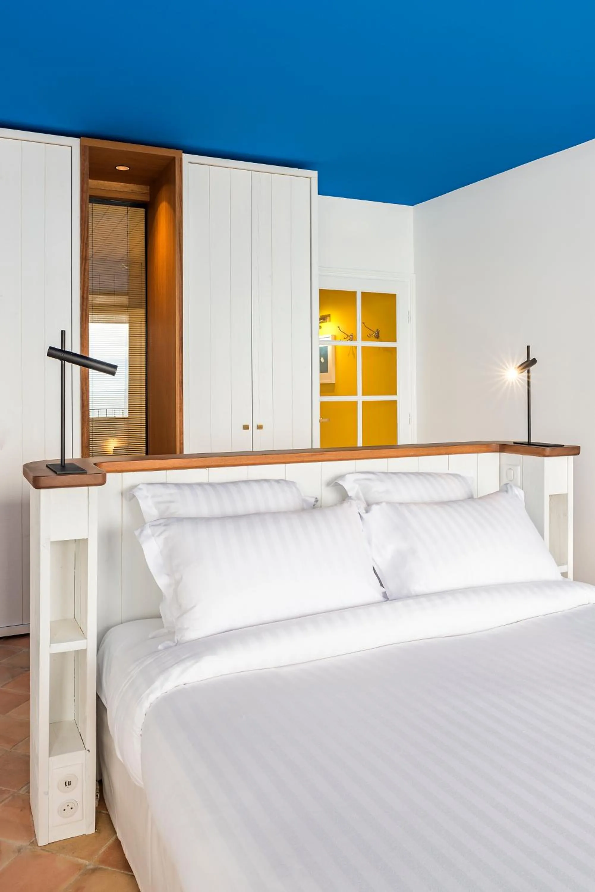 Photo of the whole room, Bed in Hôtel Le Bailli De Suffren