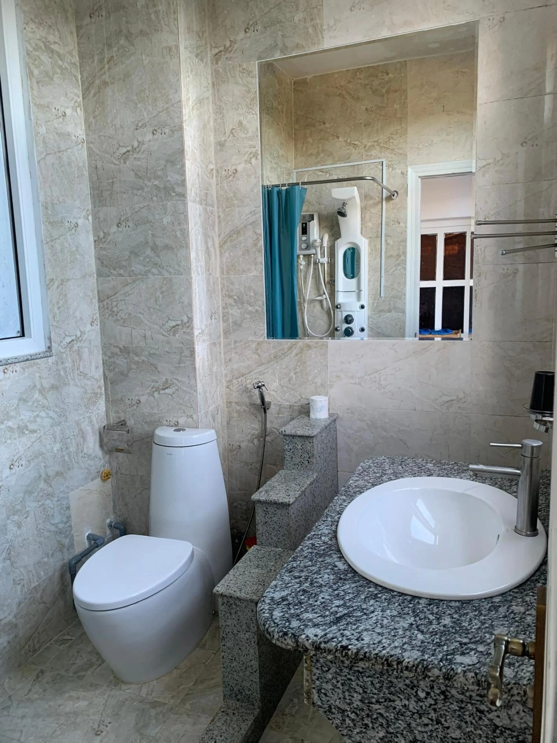 Bathroom in An Yên Villa Đà Lạt