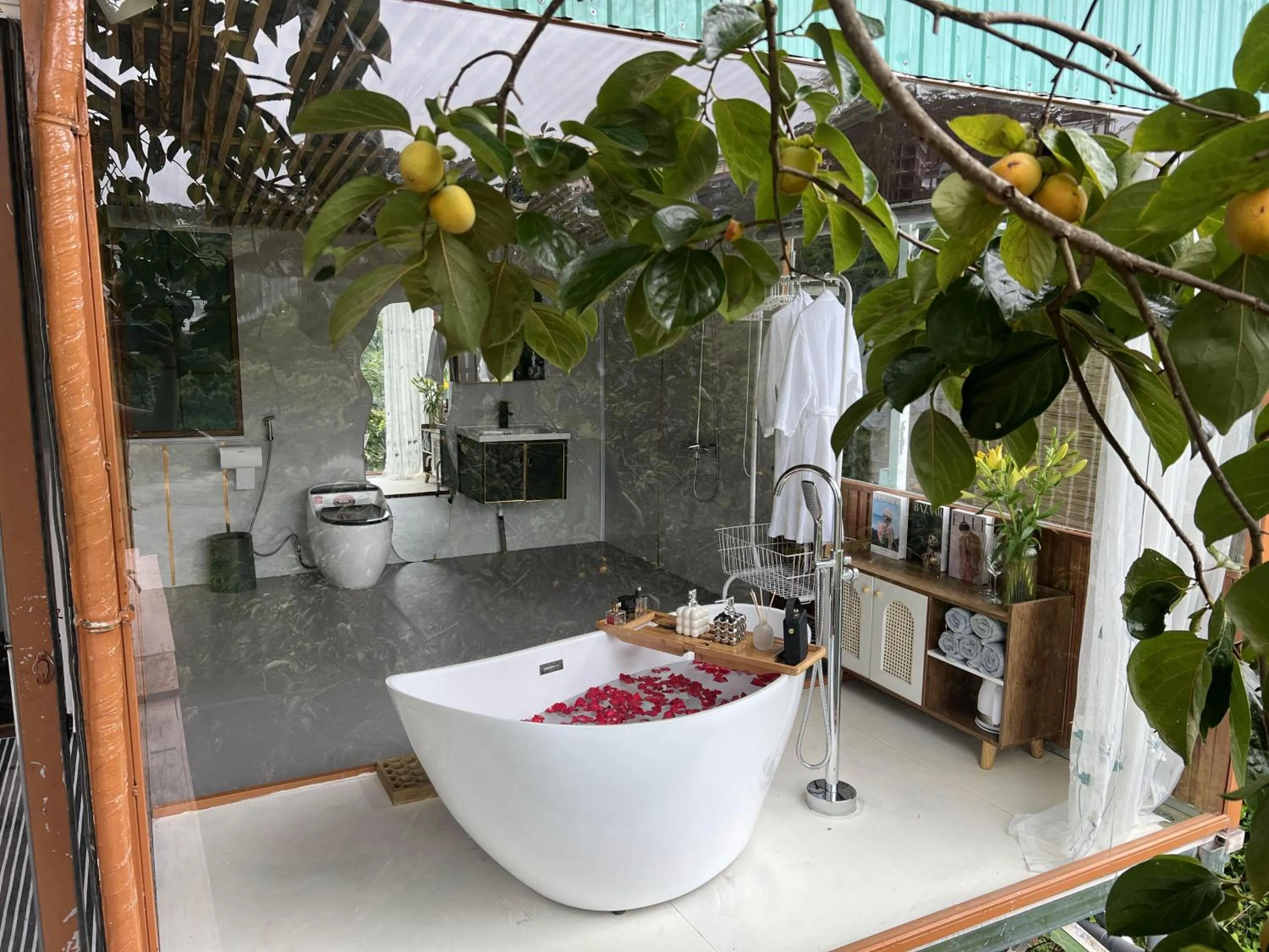 Hot Tub in An Yên Villa Đà Lạt