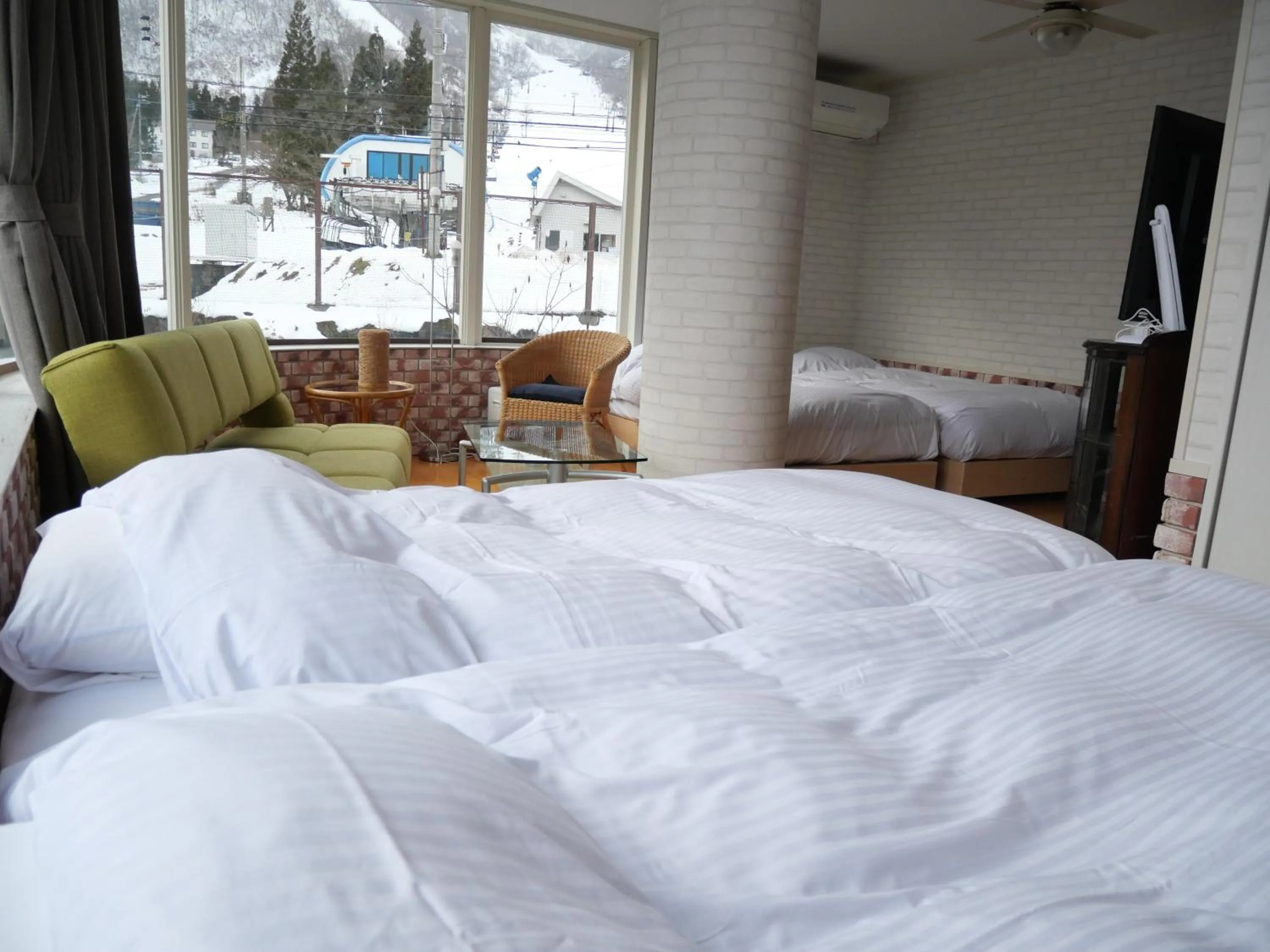 Winter, Bed in Lift Inn Hakuba Goryu