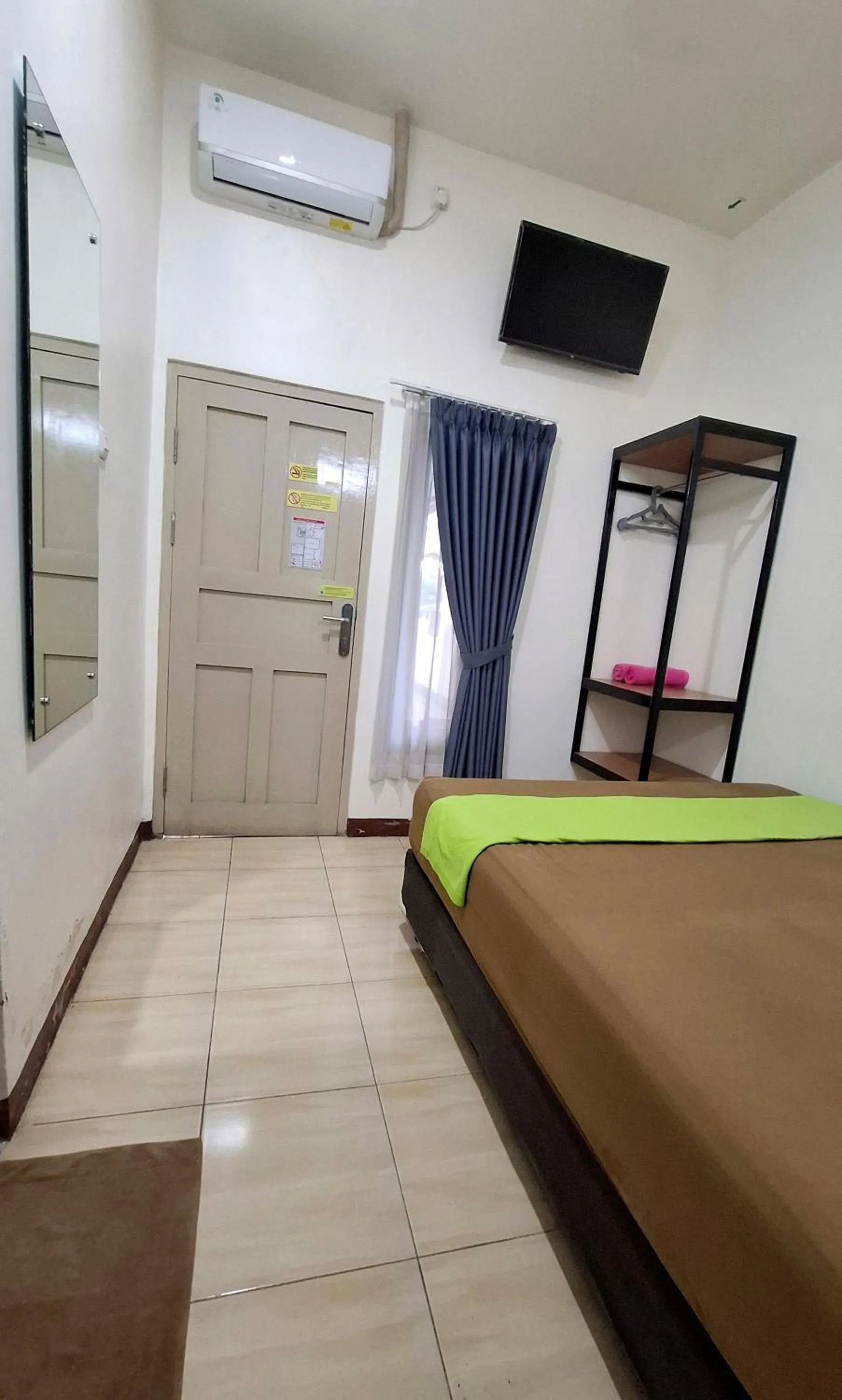 TV and multimedia, Bed in Anjuma Backpacker