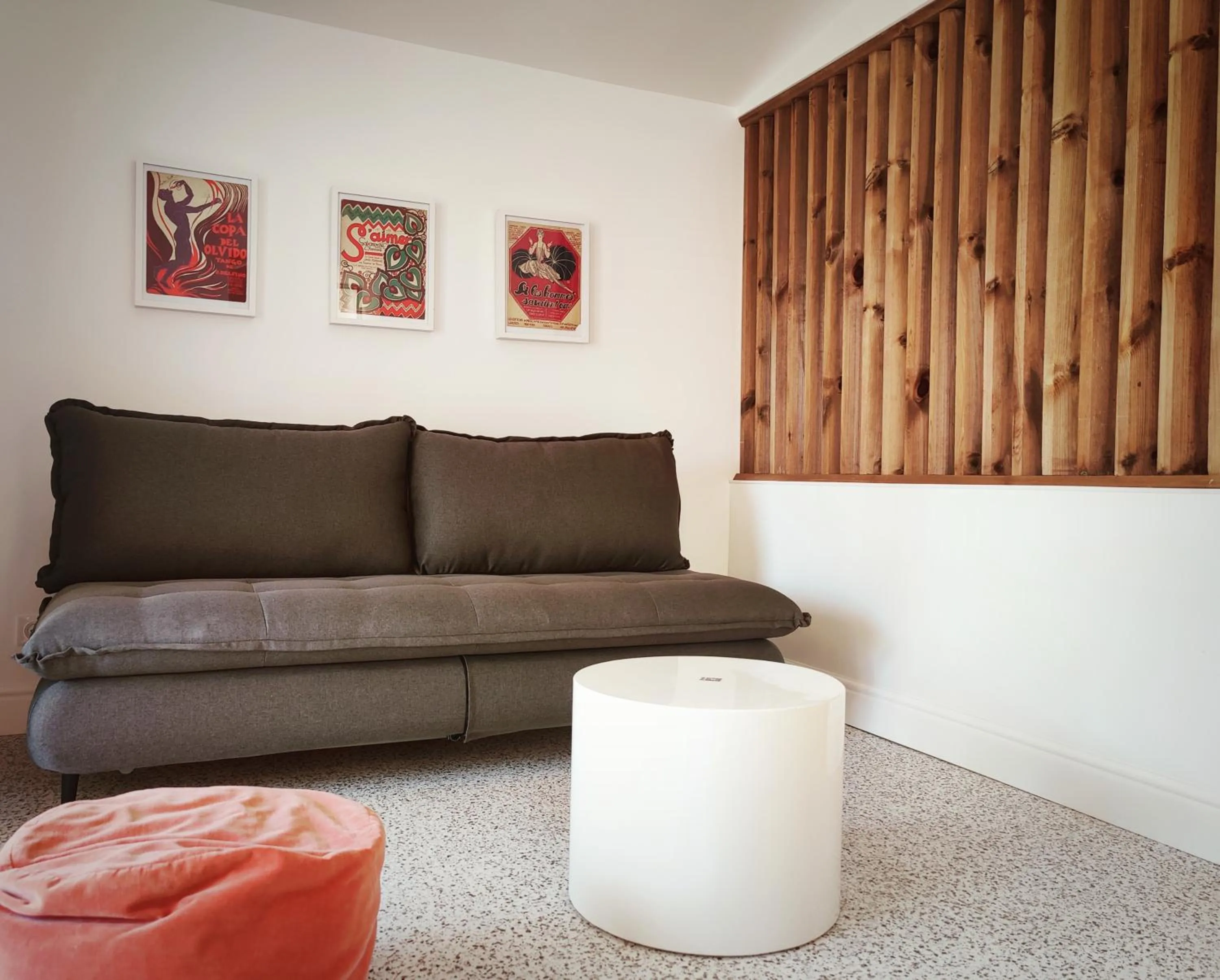 Seating area in Sud Hôtel Restaurant