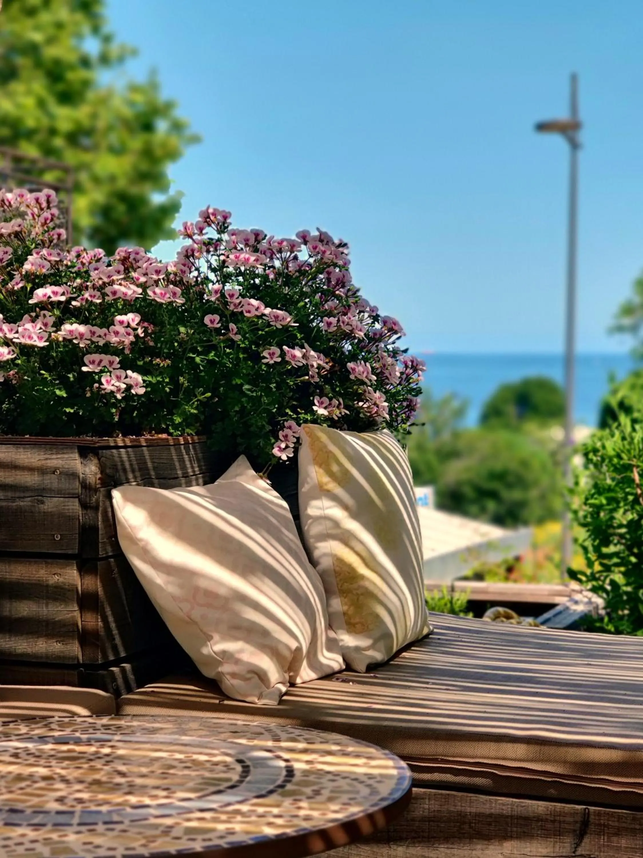 Patio in Sud Hôtel Restaurant