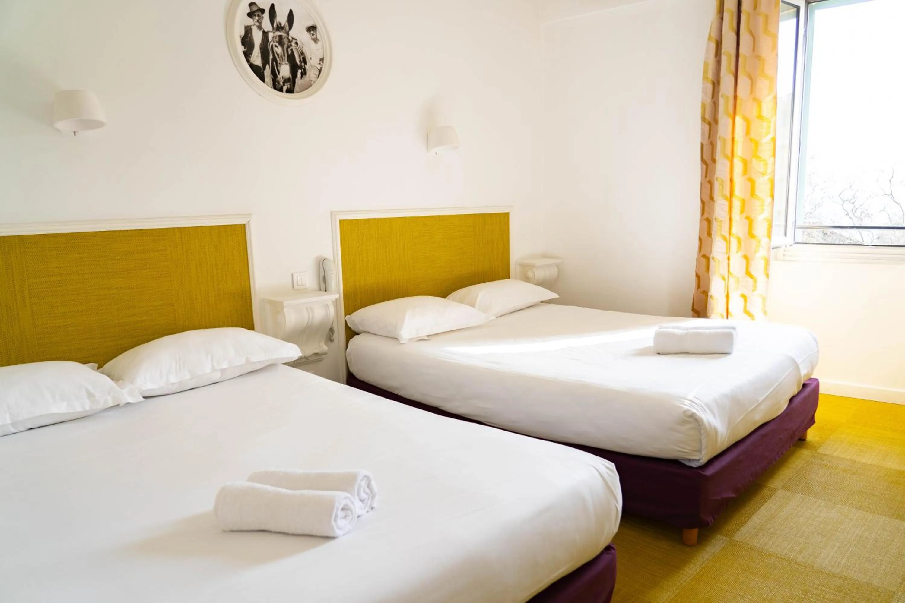 Bedroom, Bed in Sud Hôtel Restaurant