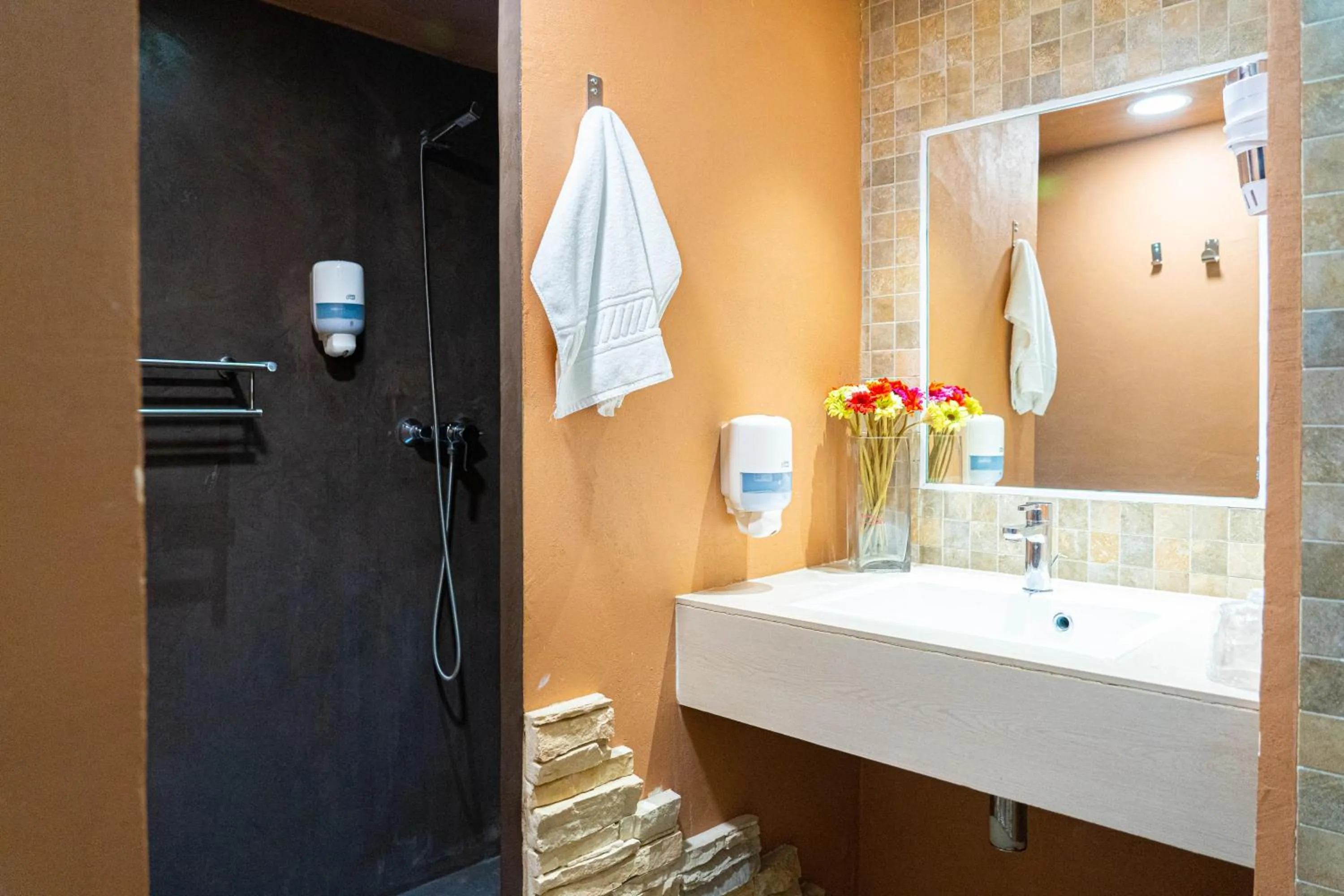 Bathroom in Sud Hôtel Restaurant