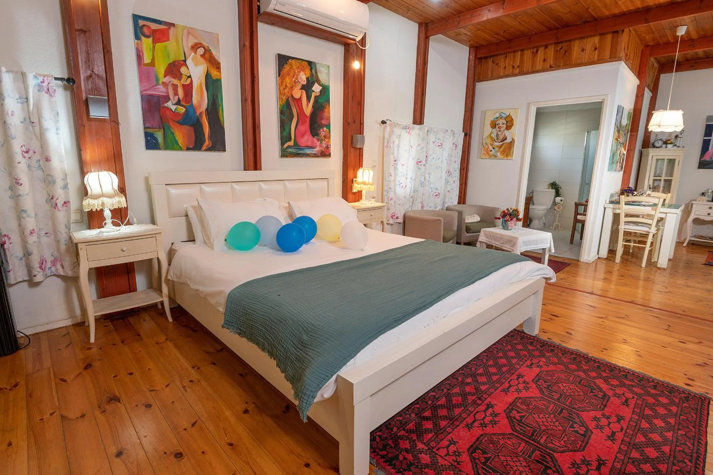 Bed in Marom Romance