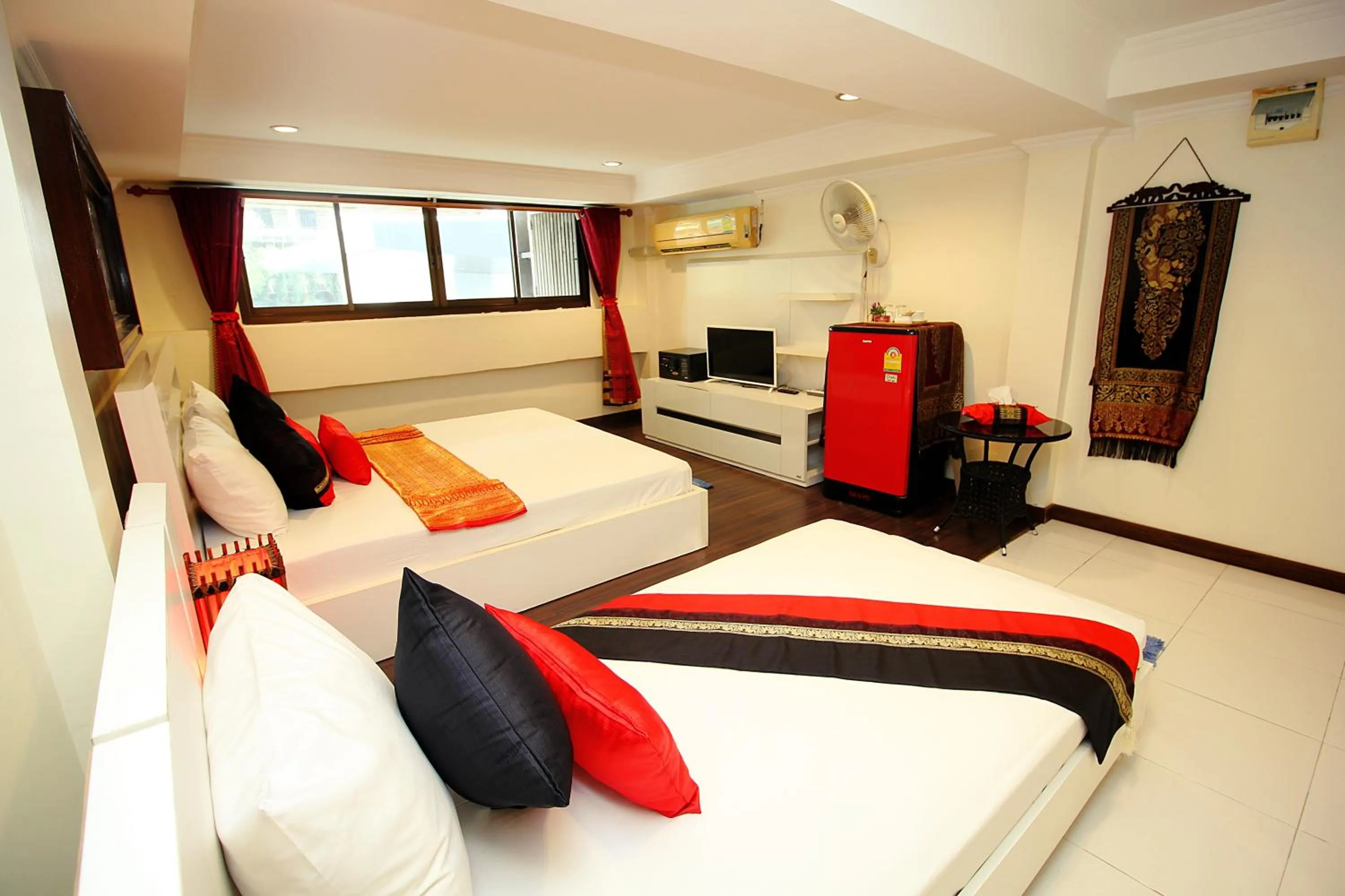 Photo of the whole room, Bed in Sky Silk Decoration House