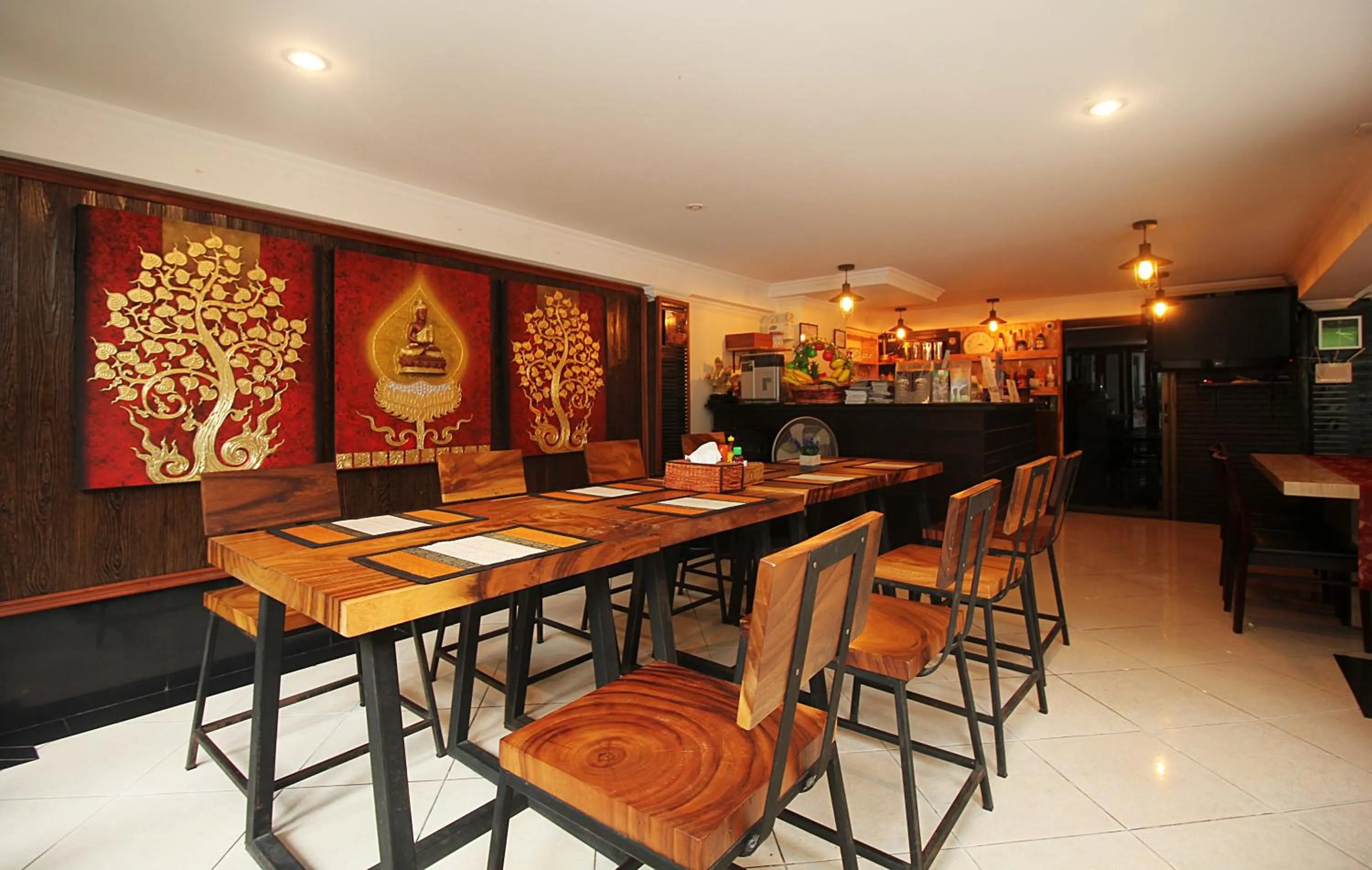 Restaurant/places to eat in Sky Silk Decoration House