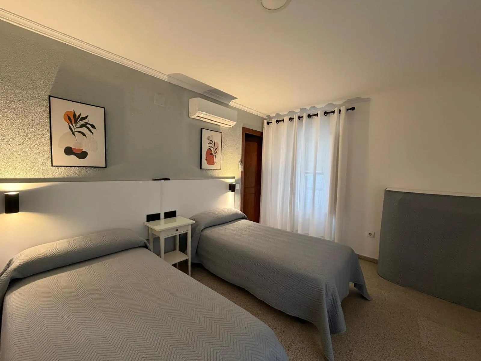 Photo of the whole room, Bed in Hostal Bahía