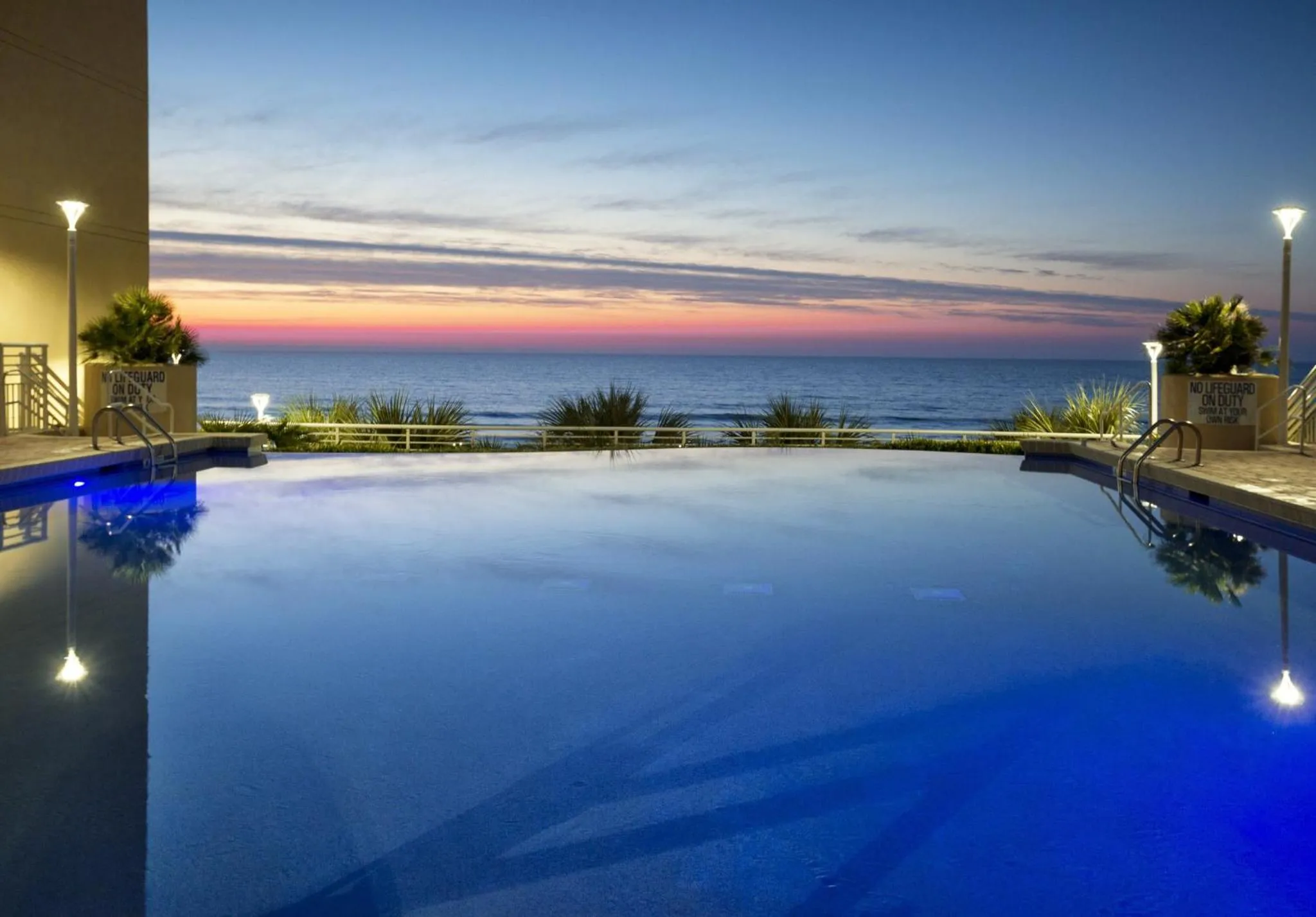 Swimming pool in Club Wyndham Ocean Boulevard