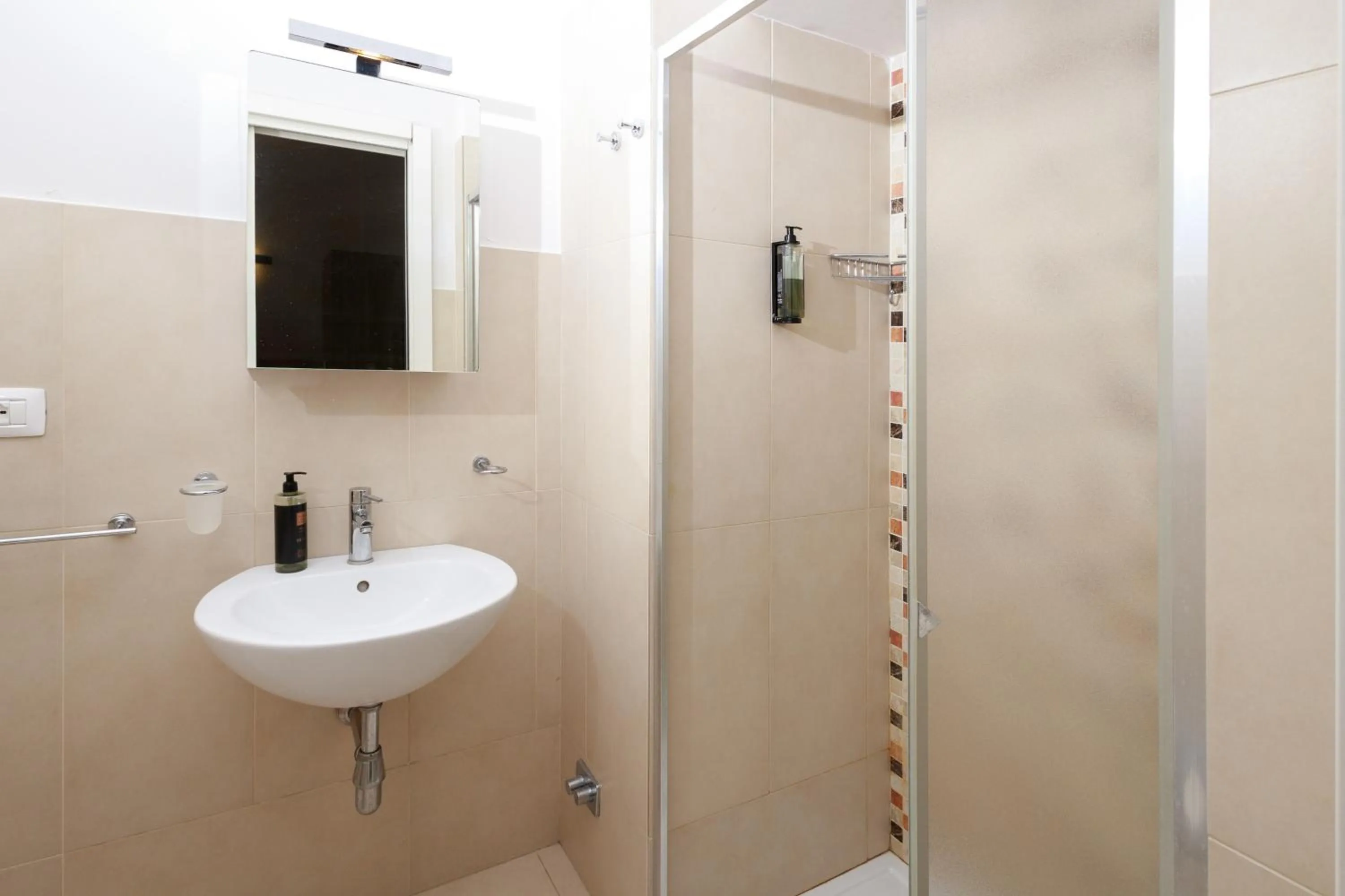 Shower in San Luigi - Residenza Gemelli