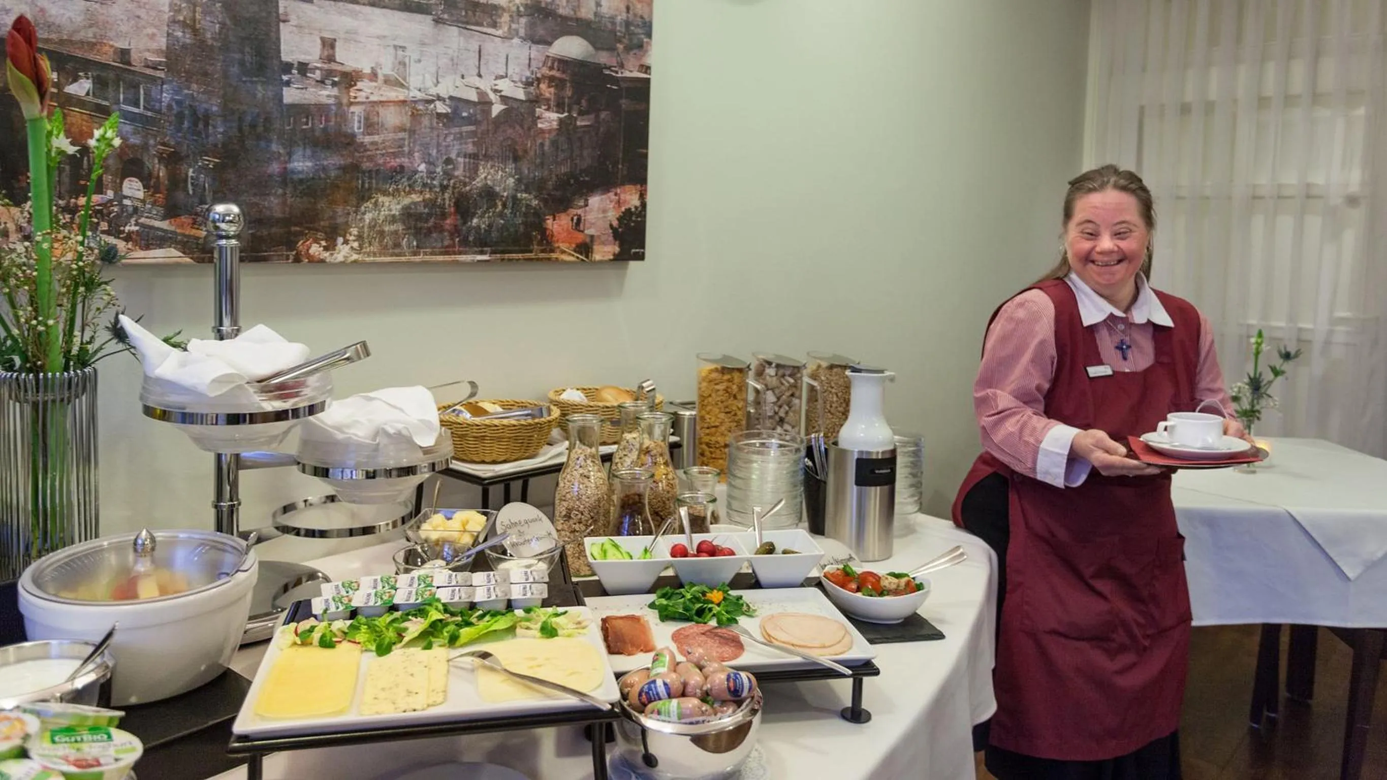 Food and drinks in Stadthaushotel Hamburg - Inklusionshotel