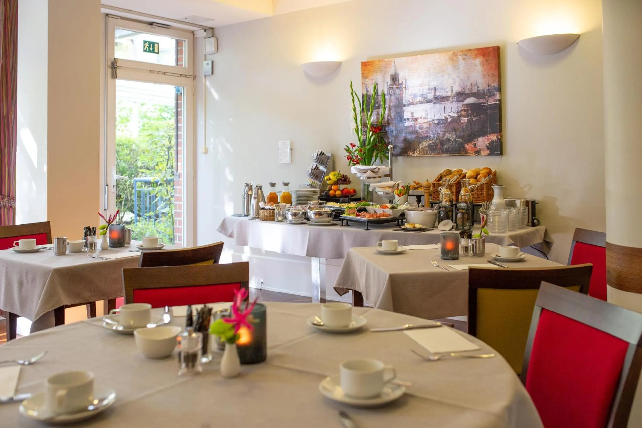 Breakfast in Stadthaushotel Hamburg - Inklusionshotel