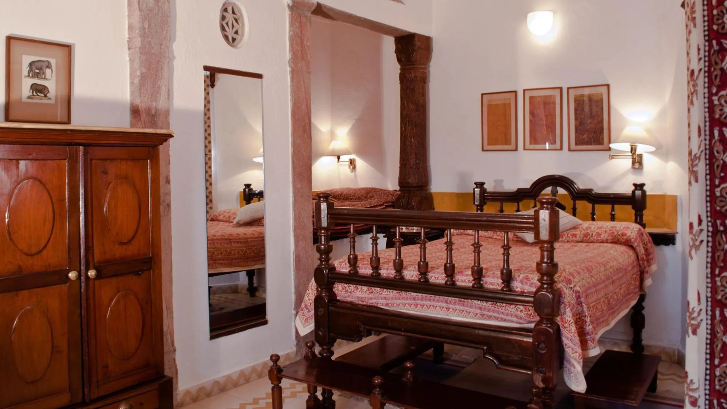 Bed in Neemrana Fort-Palace