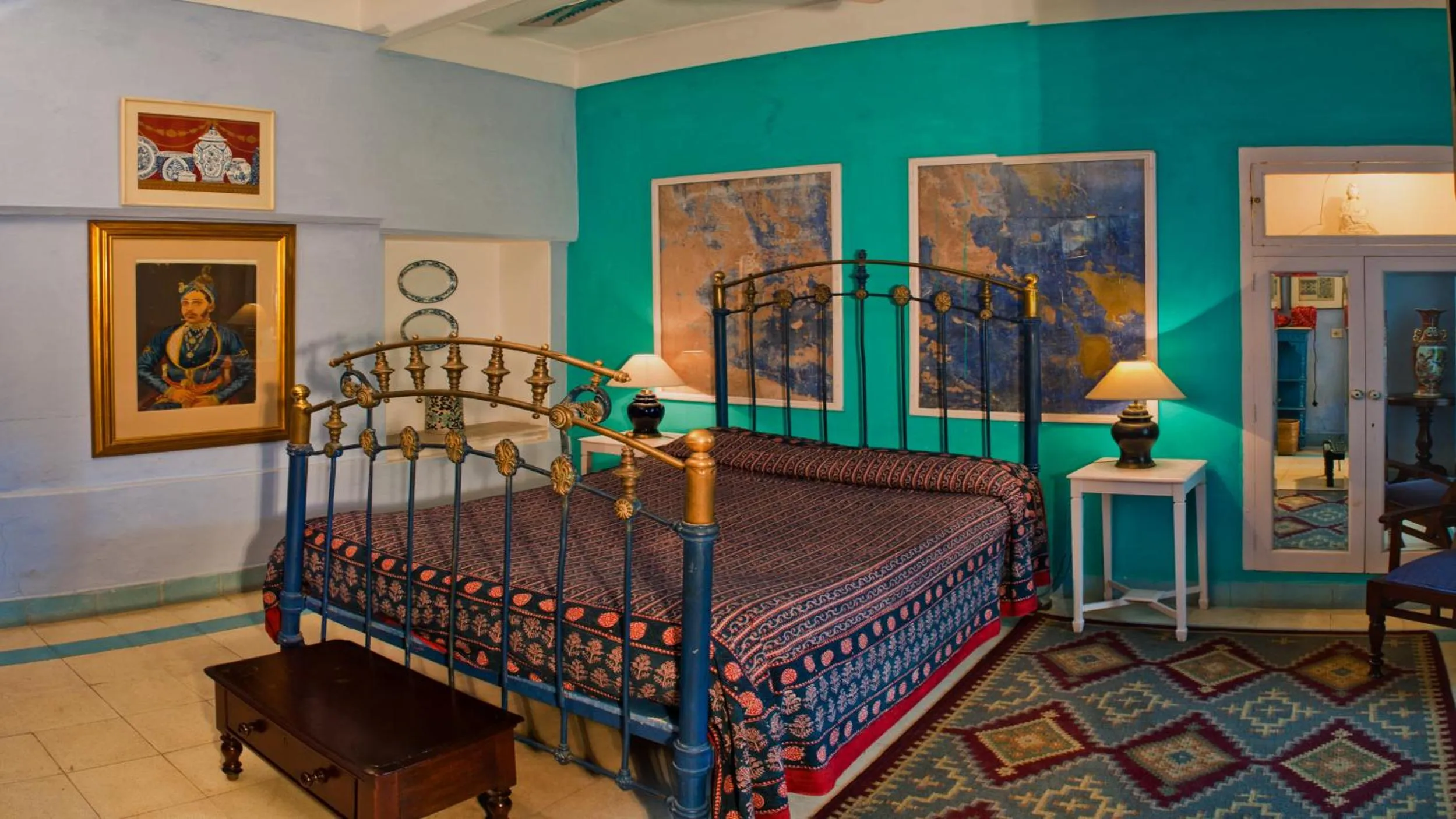 Bed in Neemrana Fort-Palace