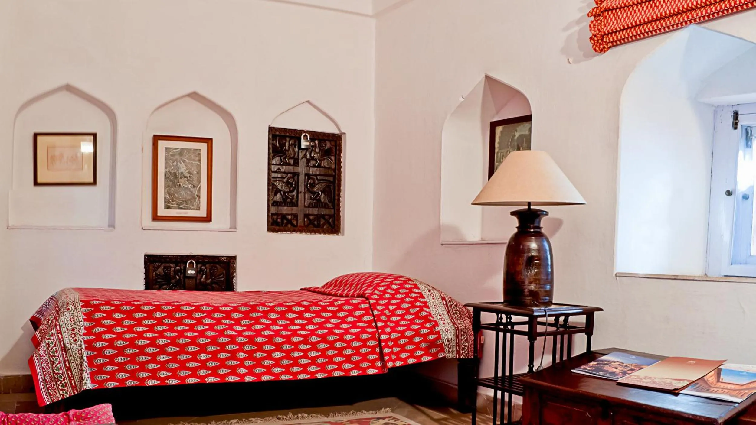 Bed in Neemrana Fort-Palace