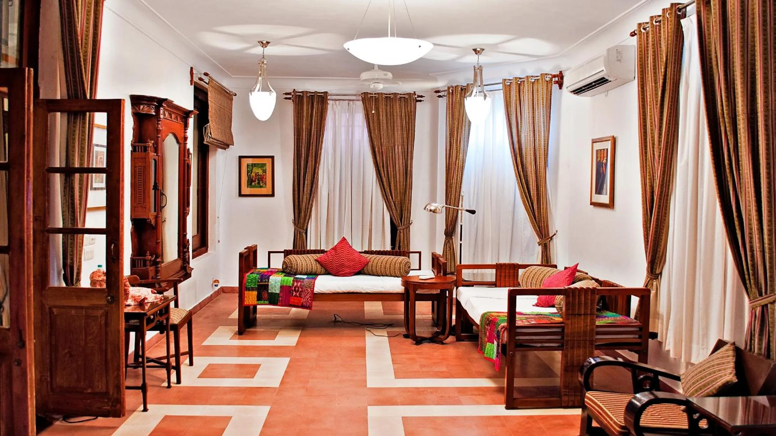 Living room in Neemrana Fort-Palace