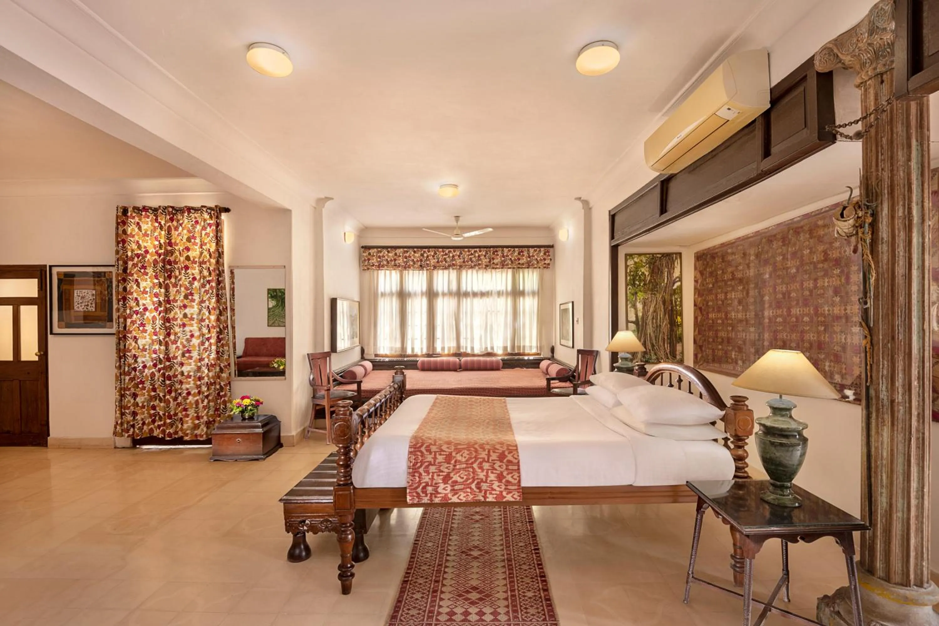 Bed in Neemrana Fort-Palace