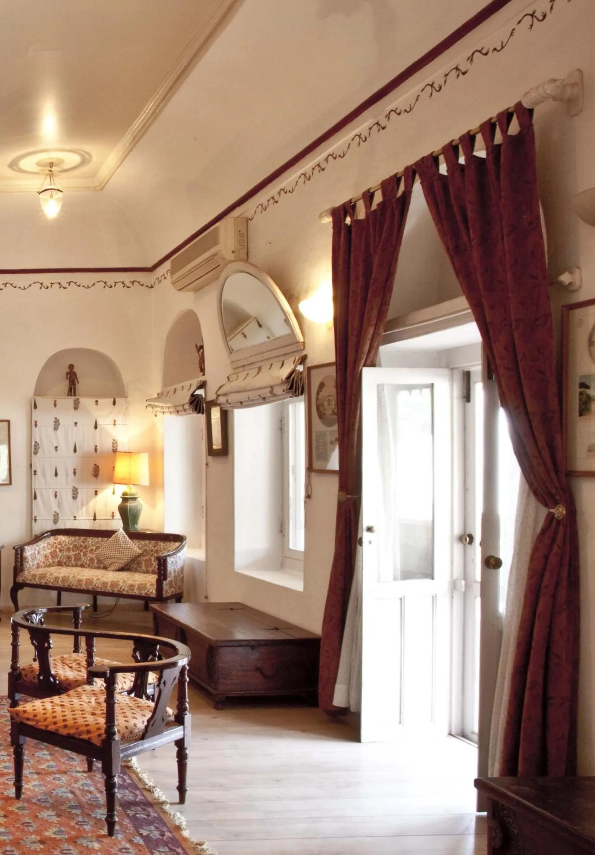 Decorative detail, Bed in Neemrana Fort-Palace