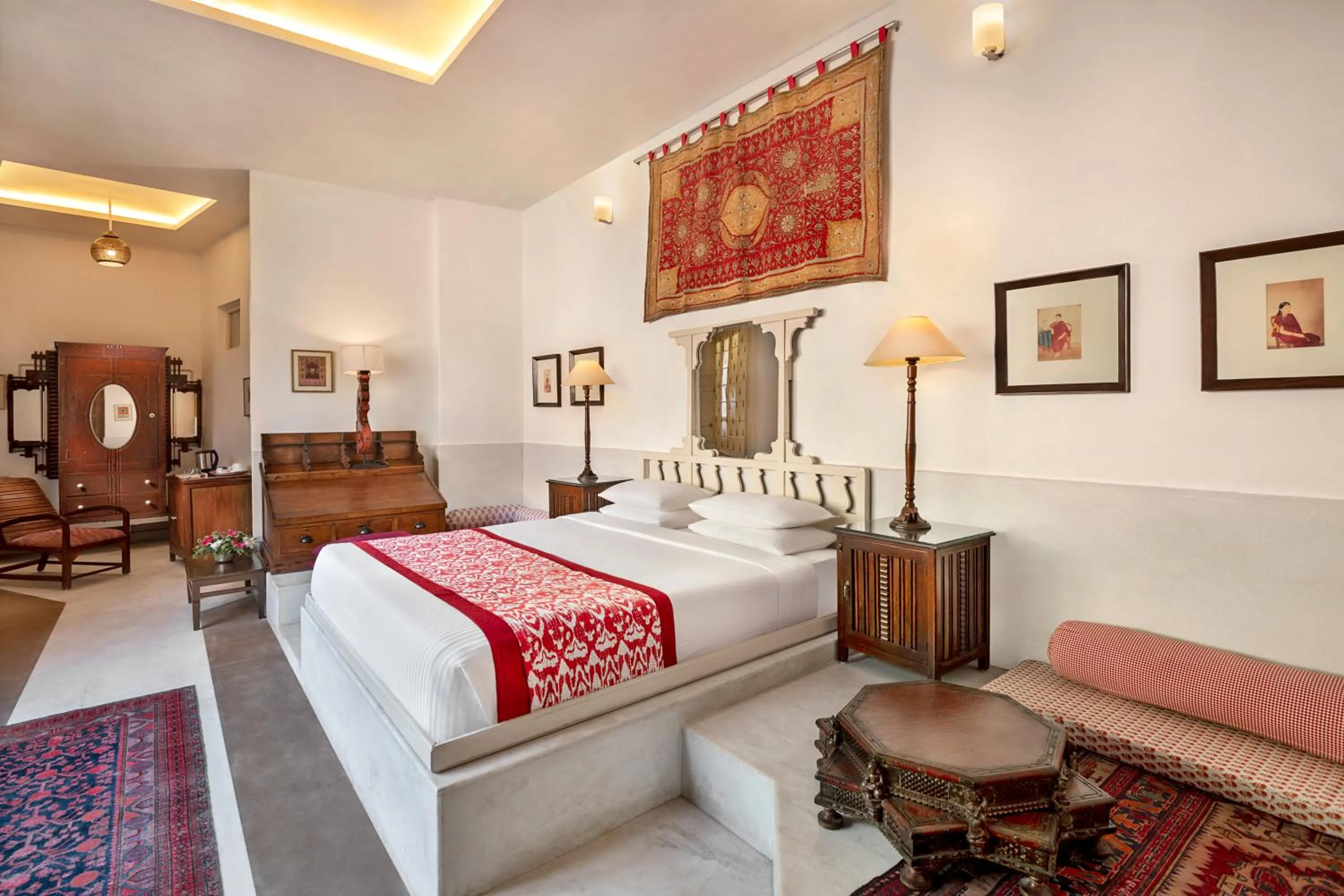Bed in Neemrana Fort-Palace