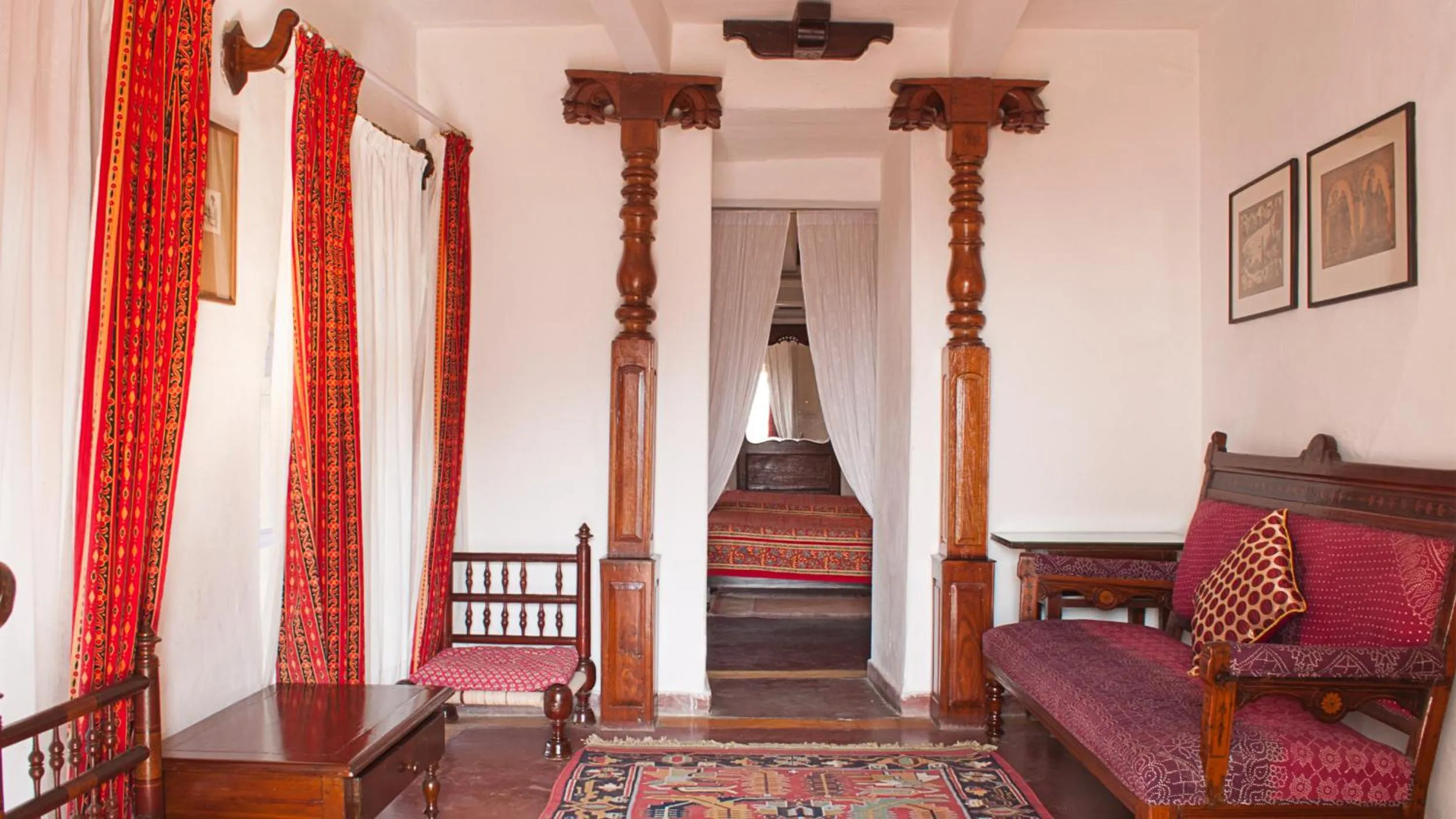 Bed in Neemrana Fort-Palace