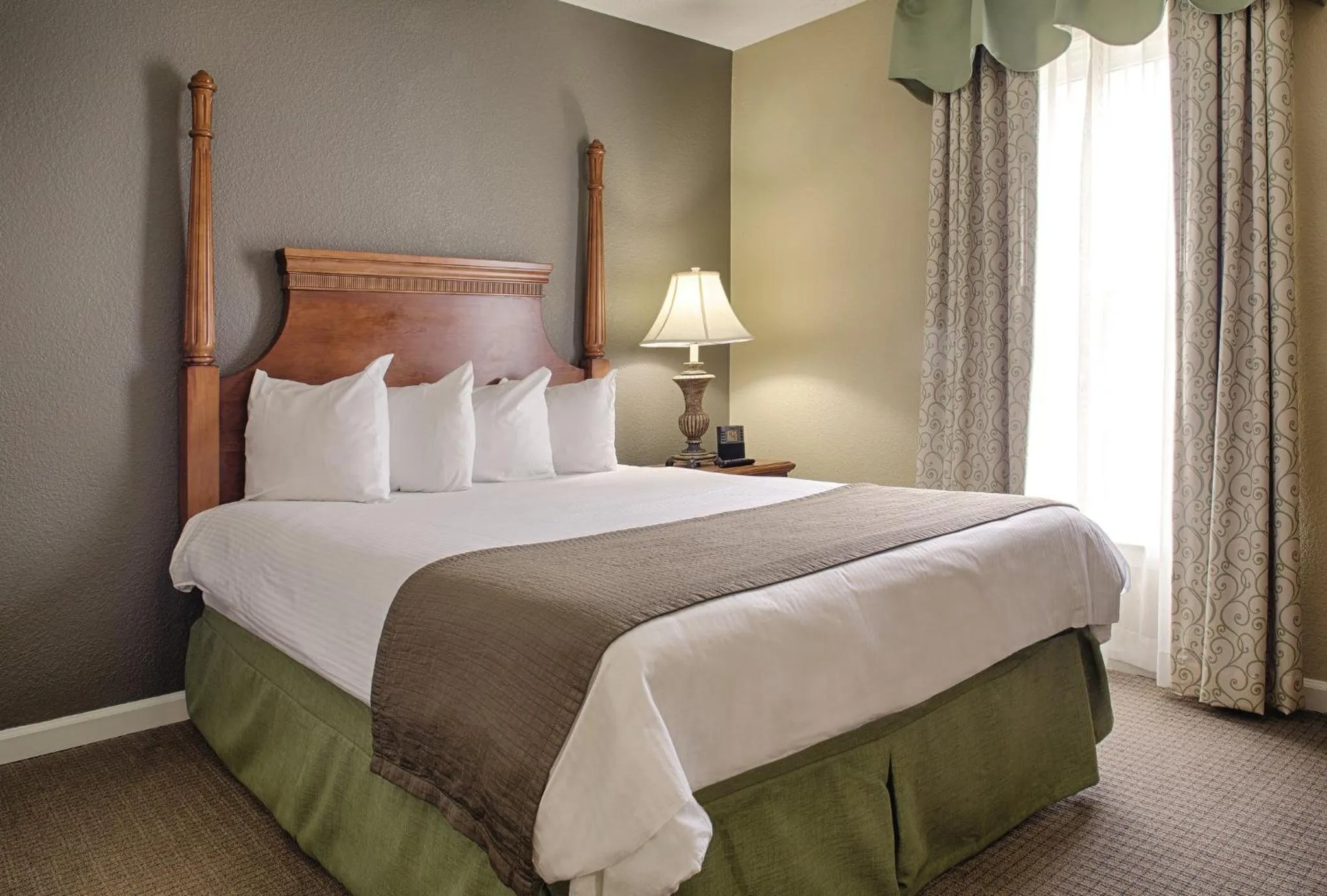 Bedroom, Bed in Club Wyndham Kingsgate