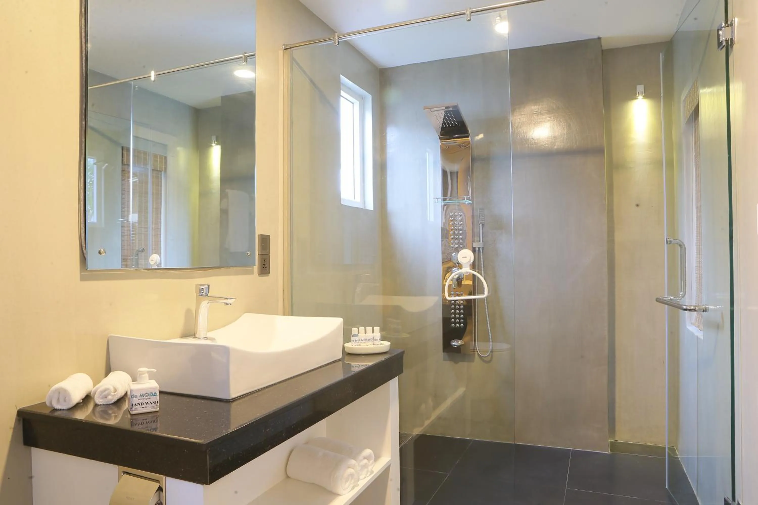 Shower in de MODA Boutique Hotel Galle