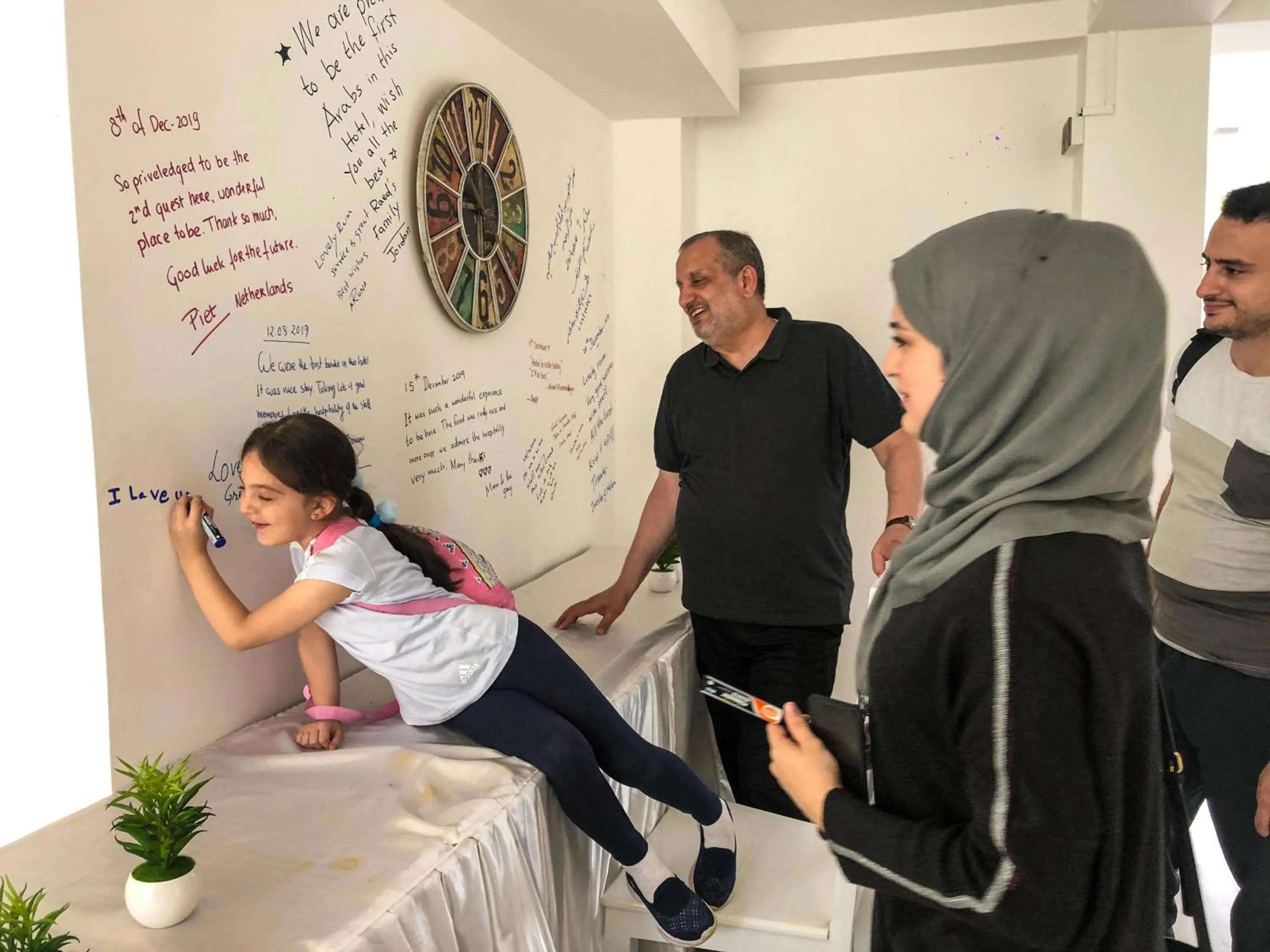 Staff in de MODA Boutique Hotel Galle