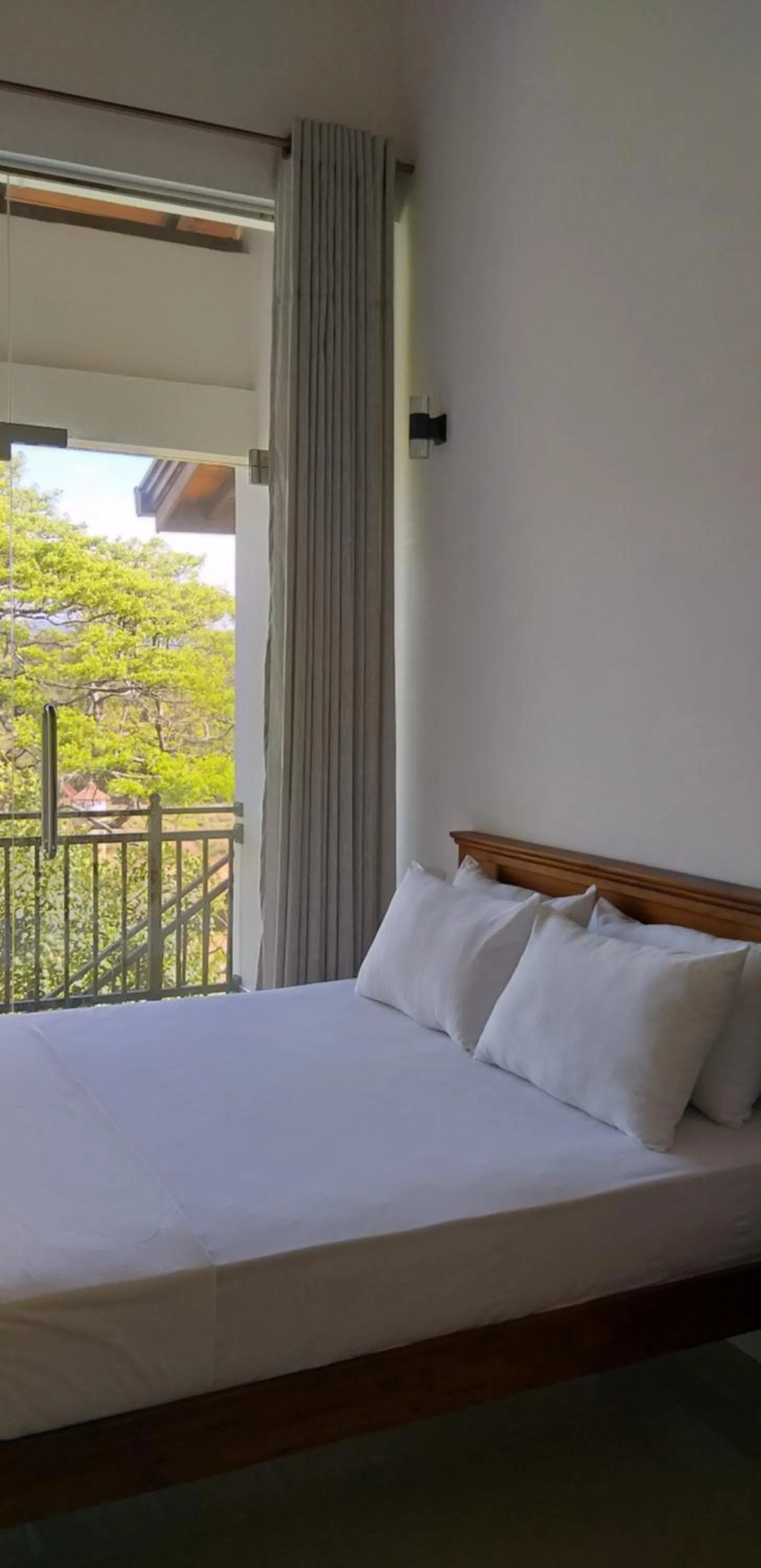 Bed in Mahaweli King's Villa