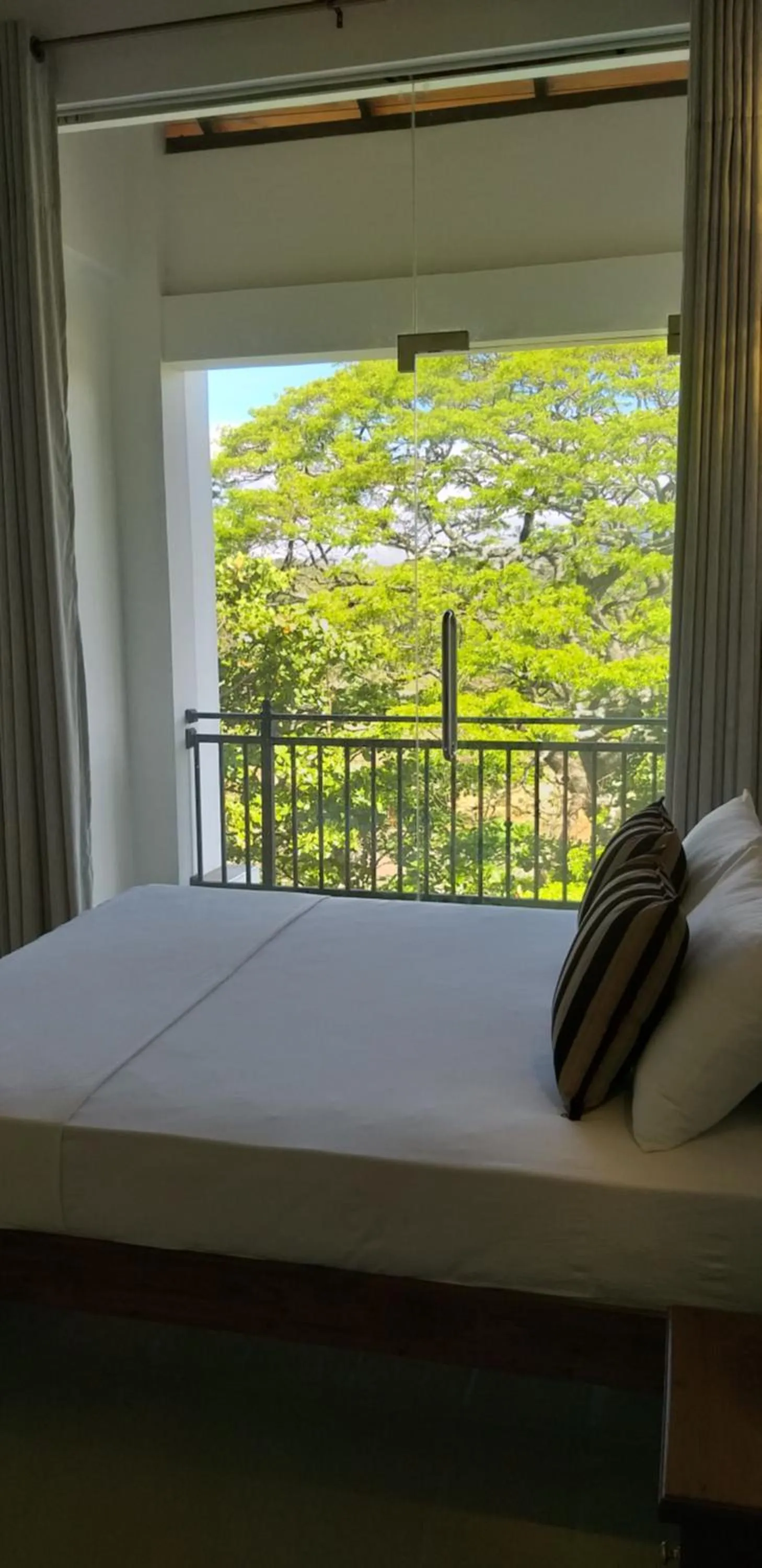 Bed in Mahaweli King's Villa