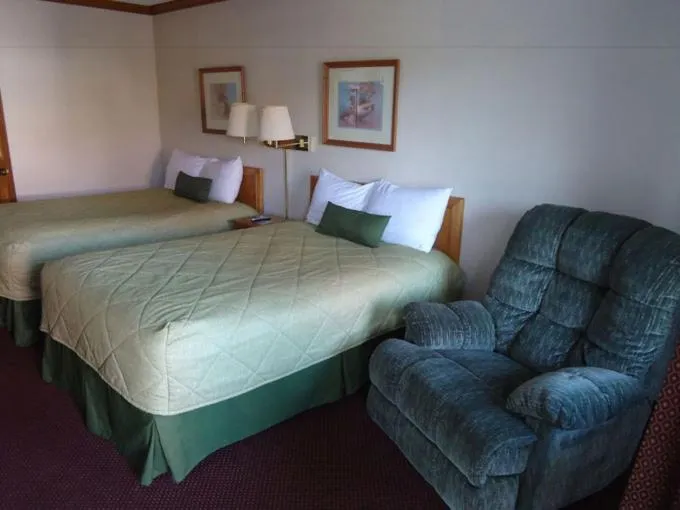 Bedroom, Bed in Indy Speedway Inn