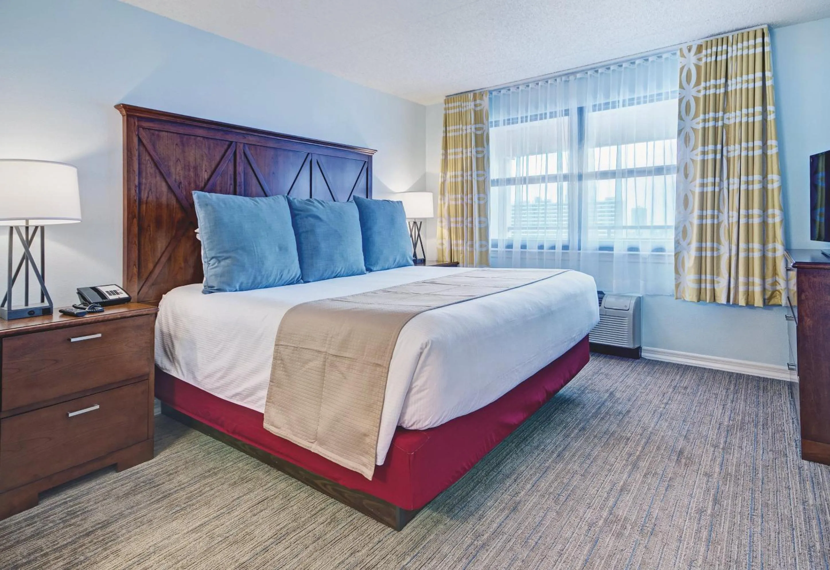 Photo of the whole room, Bed in Club Wyndham Skyline Tower