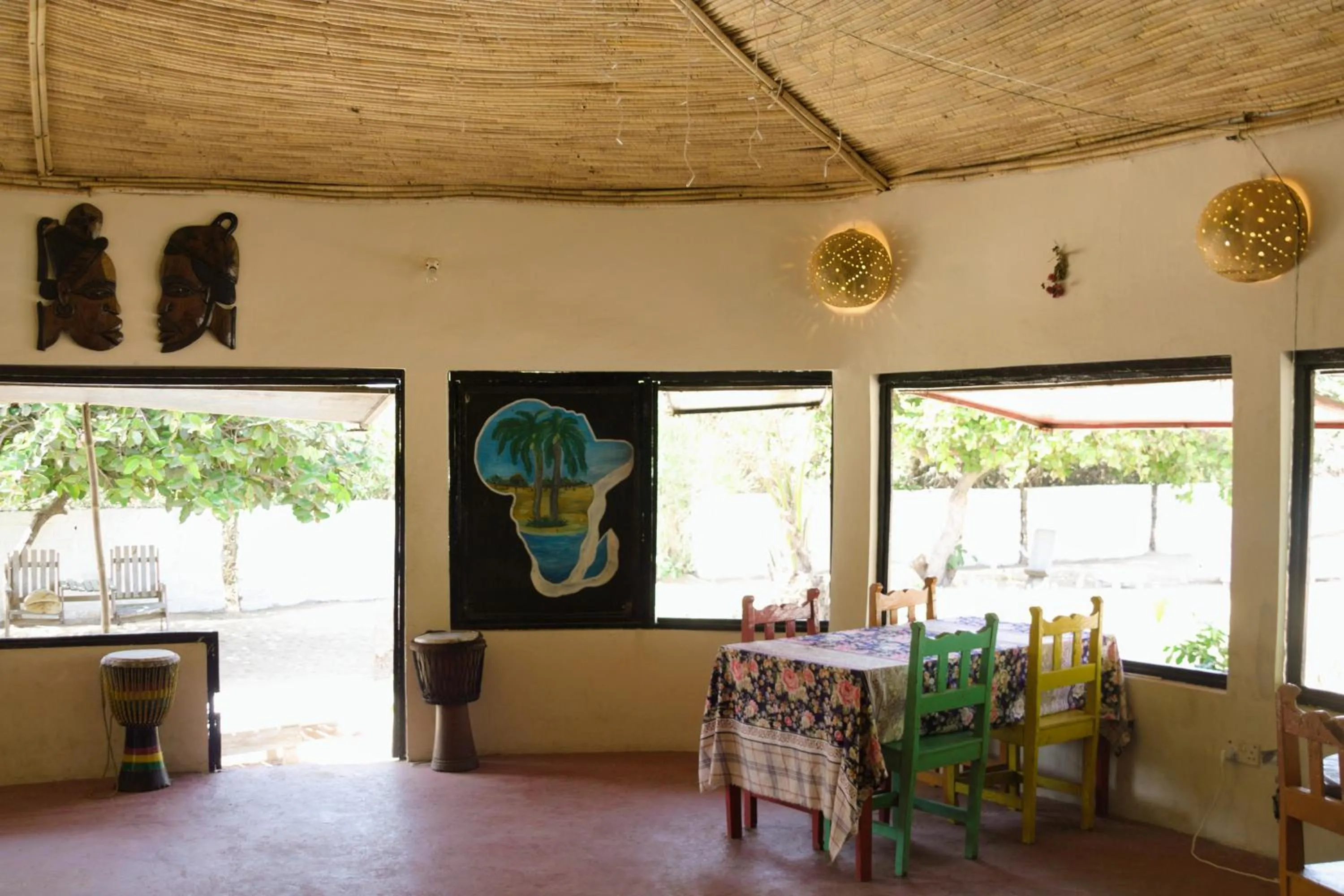 Restaurant/places to eat in Tamba Kuruba Eco-lodge