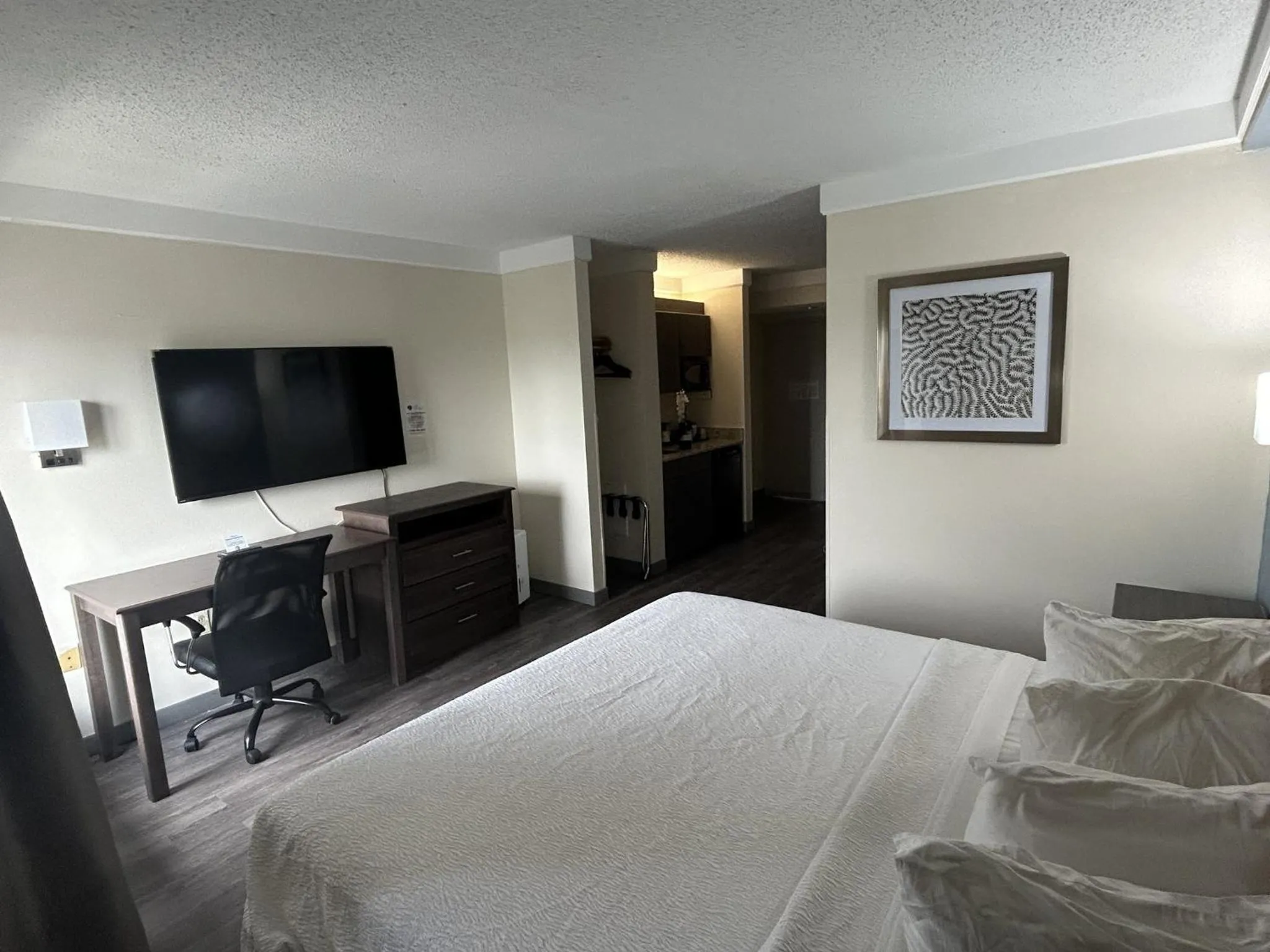 Photo of the whole room, Bed in Best Western Airport Inn Fort Myers