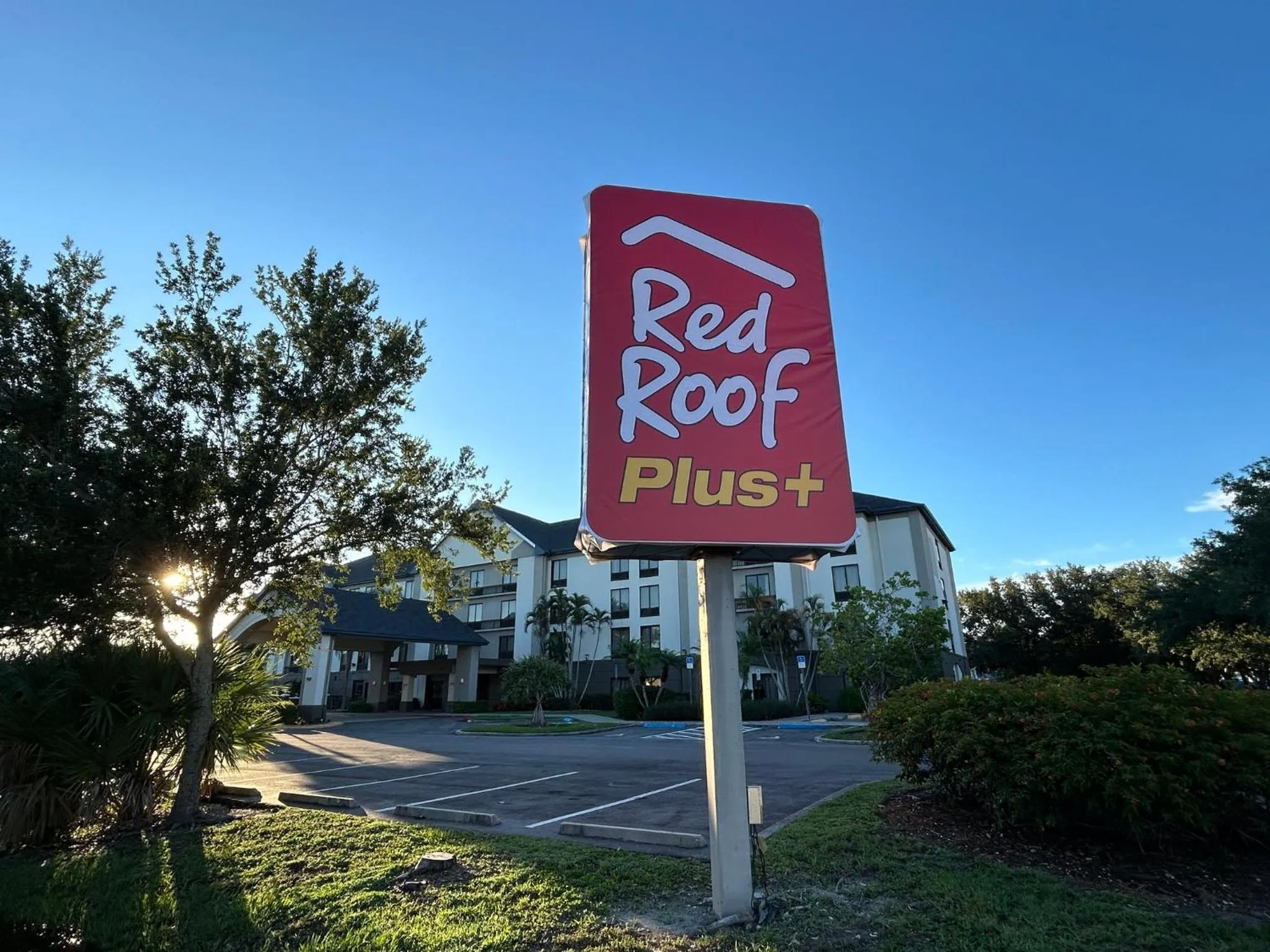 Property building in Best Western Airport Inn Fort Myers