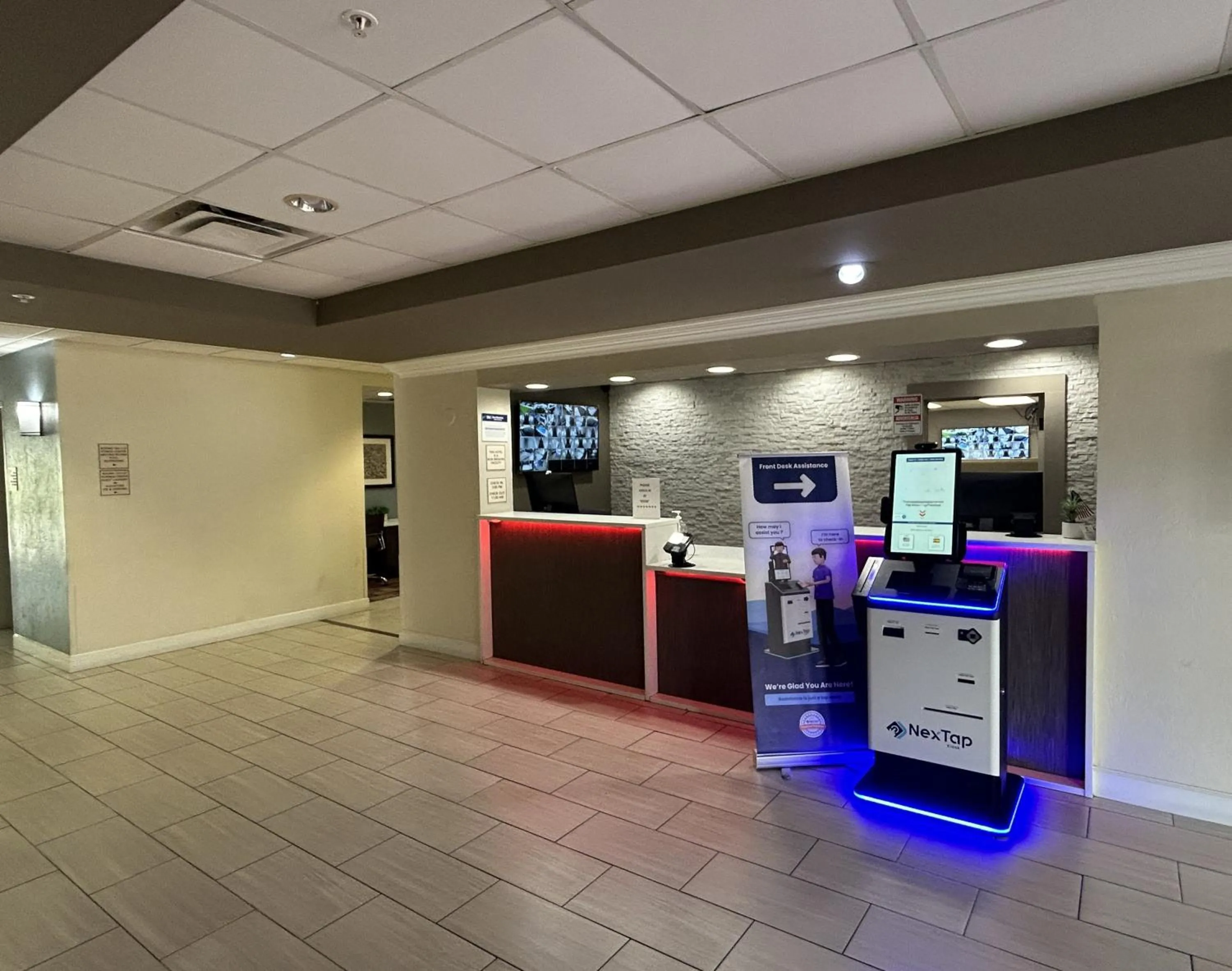 Lobby or reception in Best Western Airport Inn Fort Myers