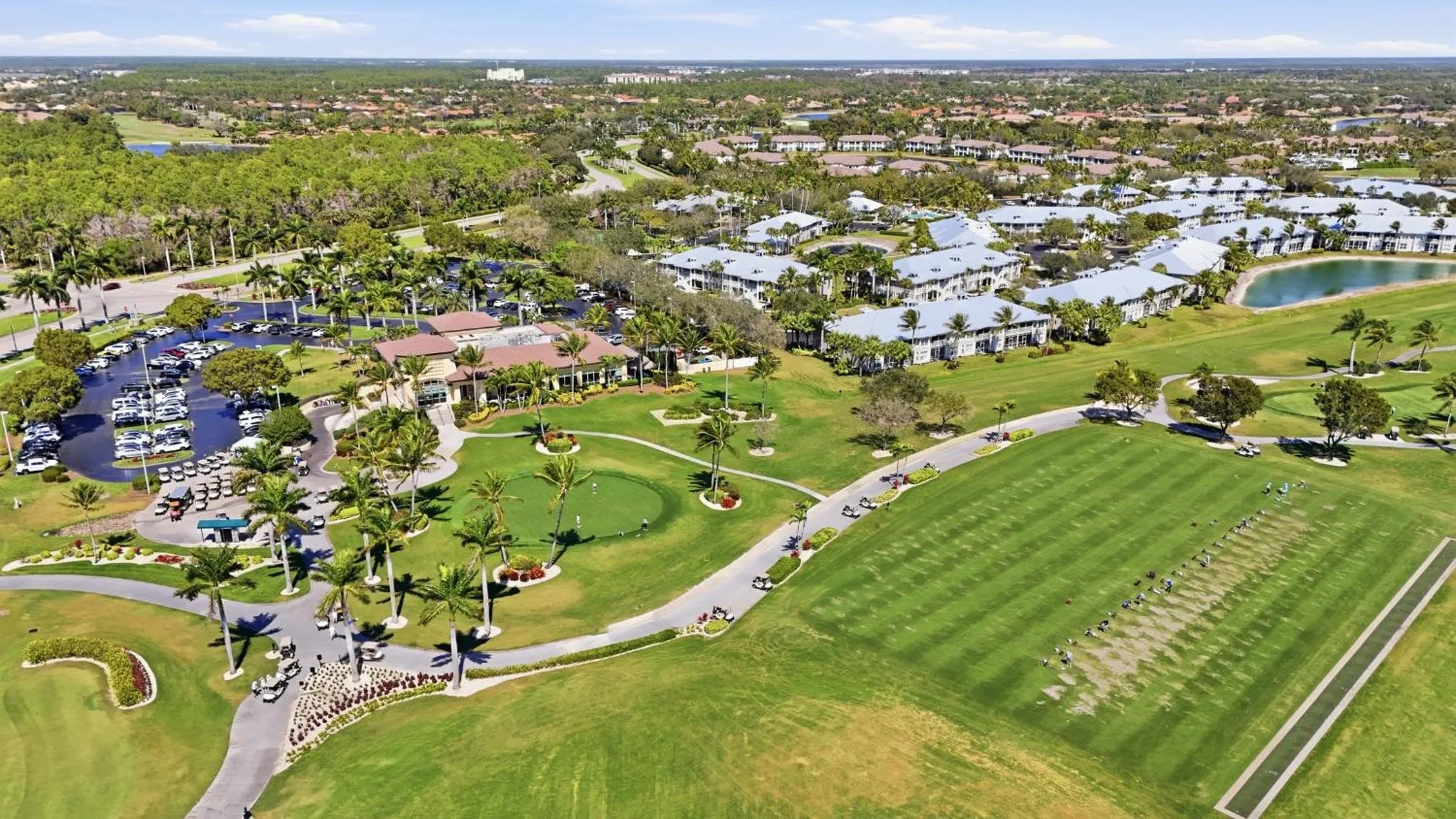 Golfcourse in GreenLinks Golf Villas at Lely Resort