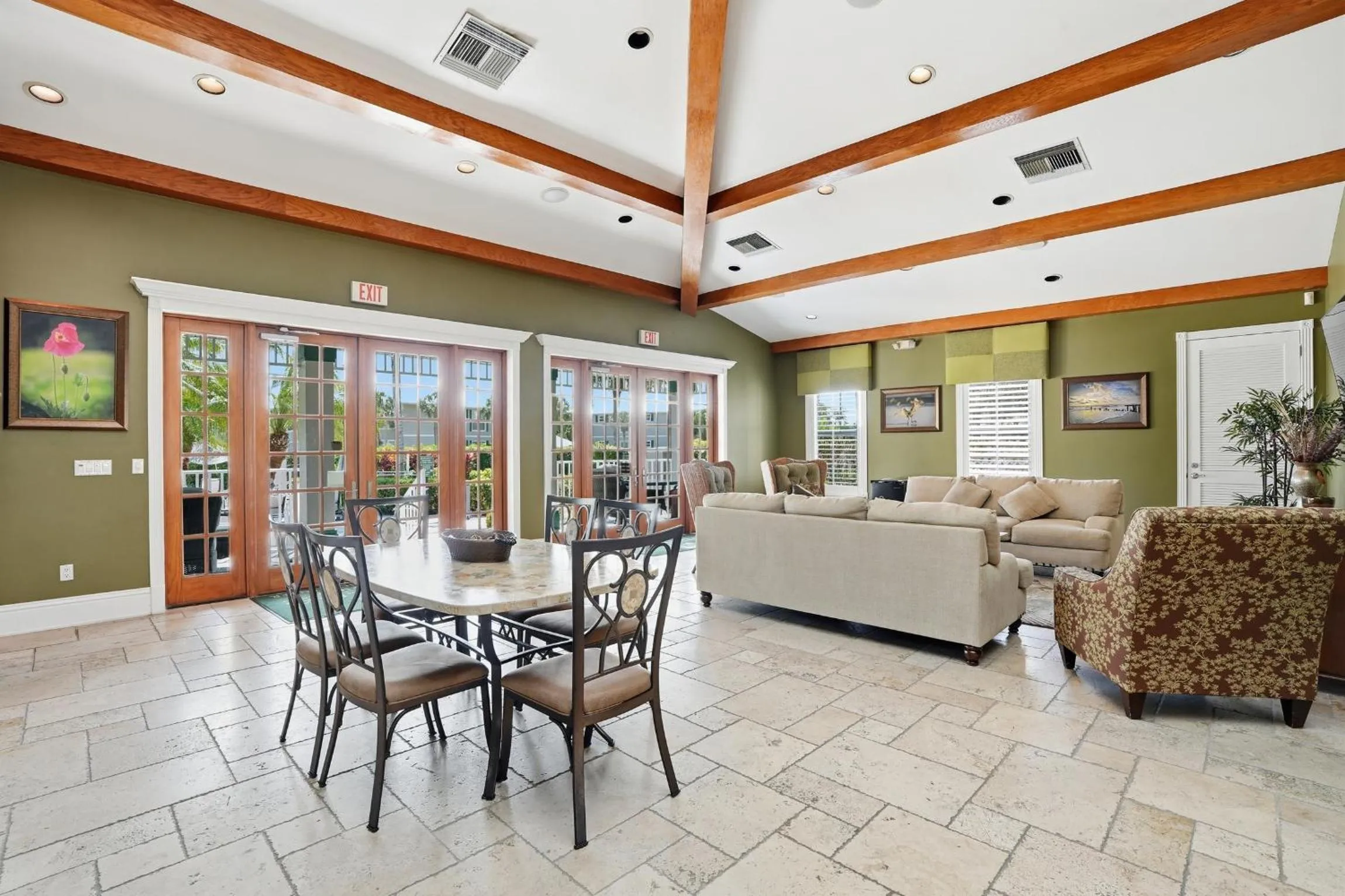 Communal lounge/ TV room in GreenLinks Golf Villas at Lely Resort