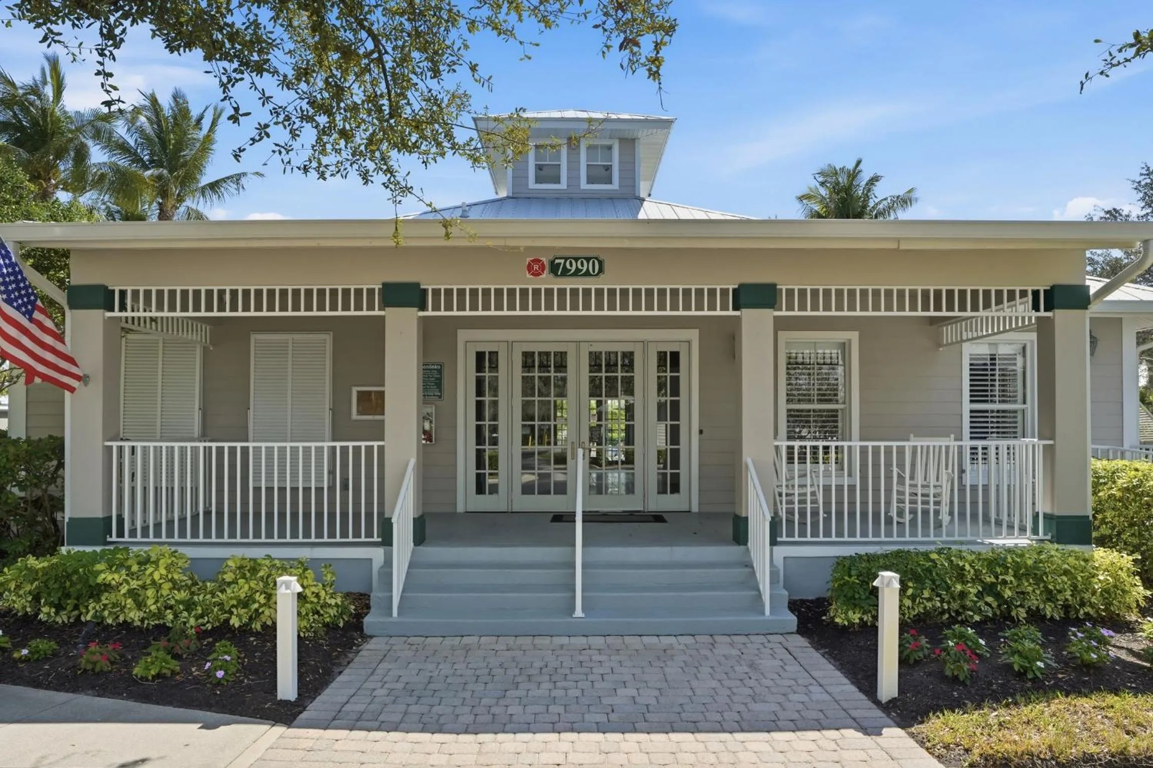 Property building in GreenLinks Golf Villas at Lely Resort