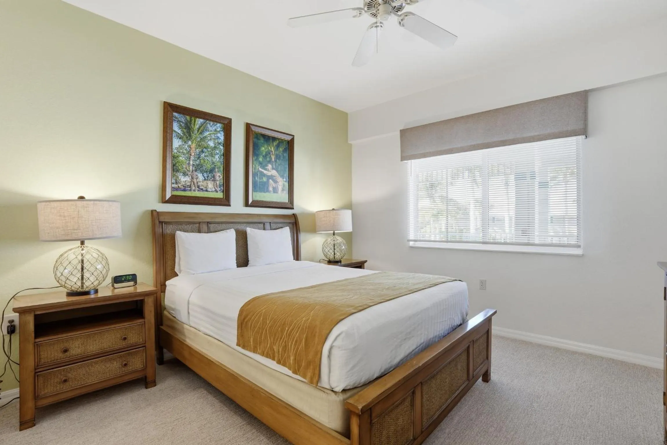 Bed in GreenLinks Golf Villas at Lely Resort