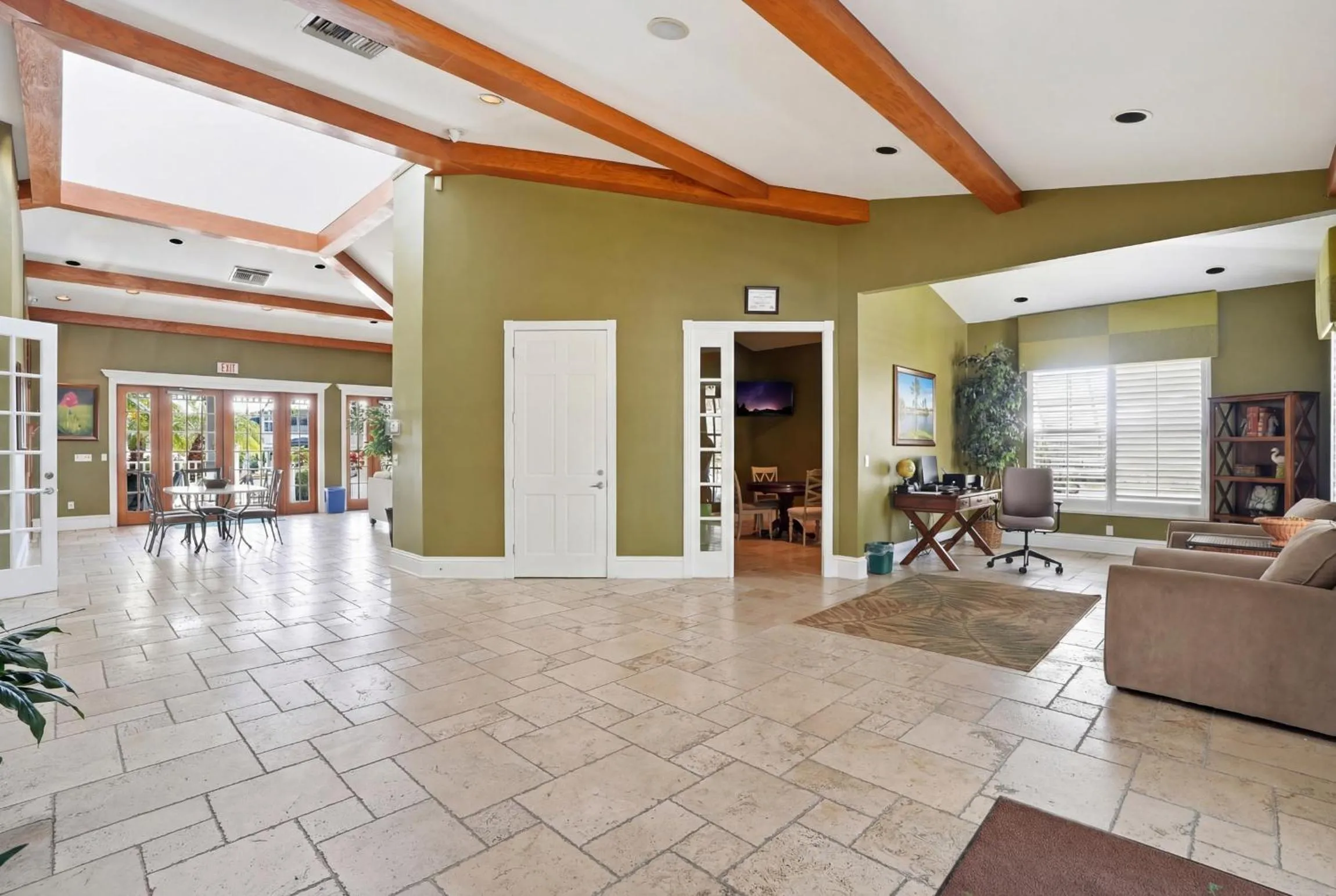 Property building in GreenLinks Golf Villas at Lely Resort