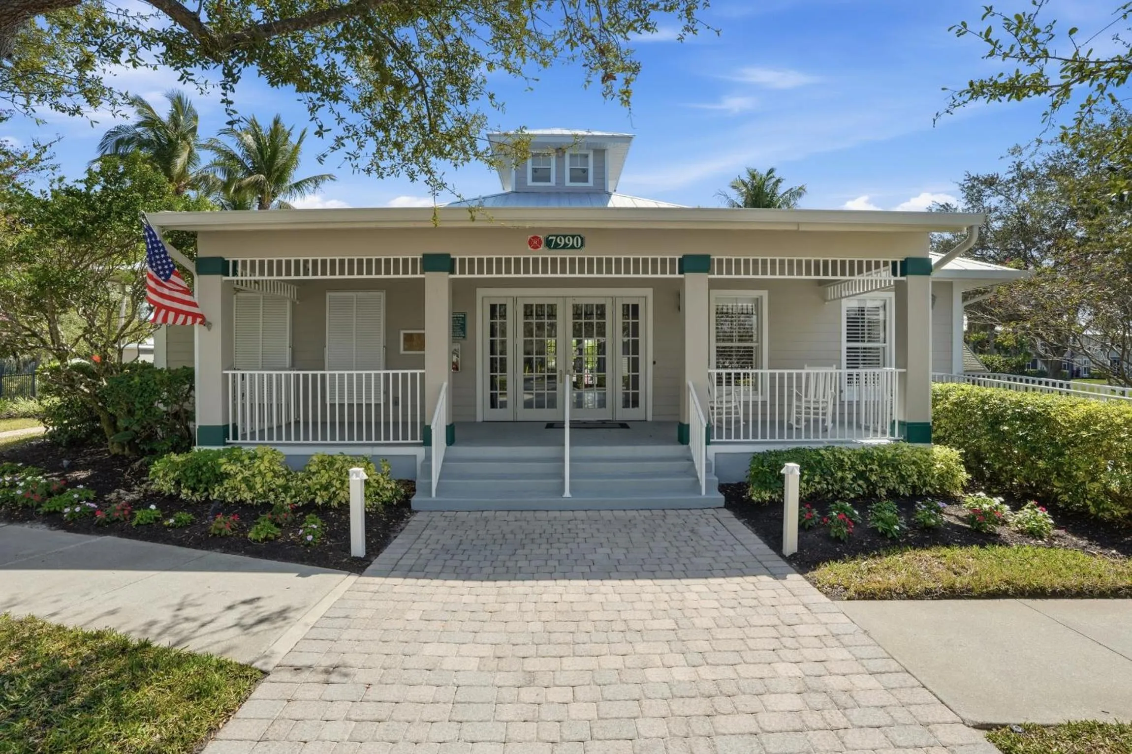 Property building in GreenLinks Golf Villas at Lely Resort