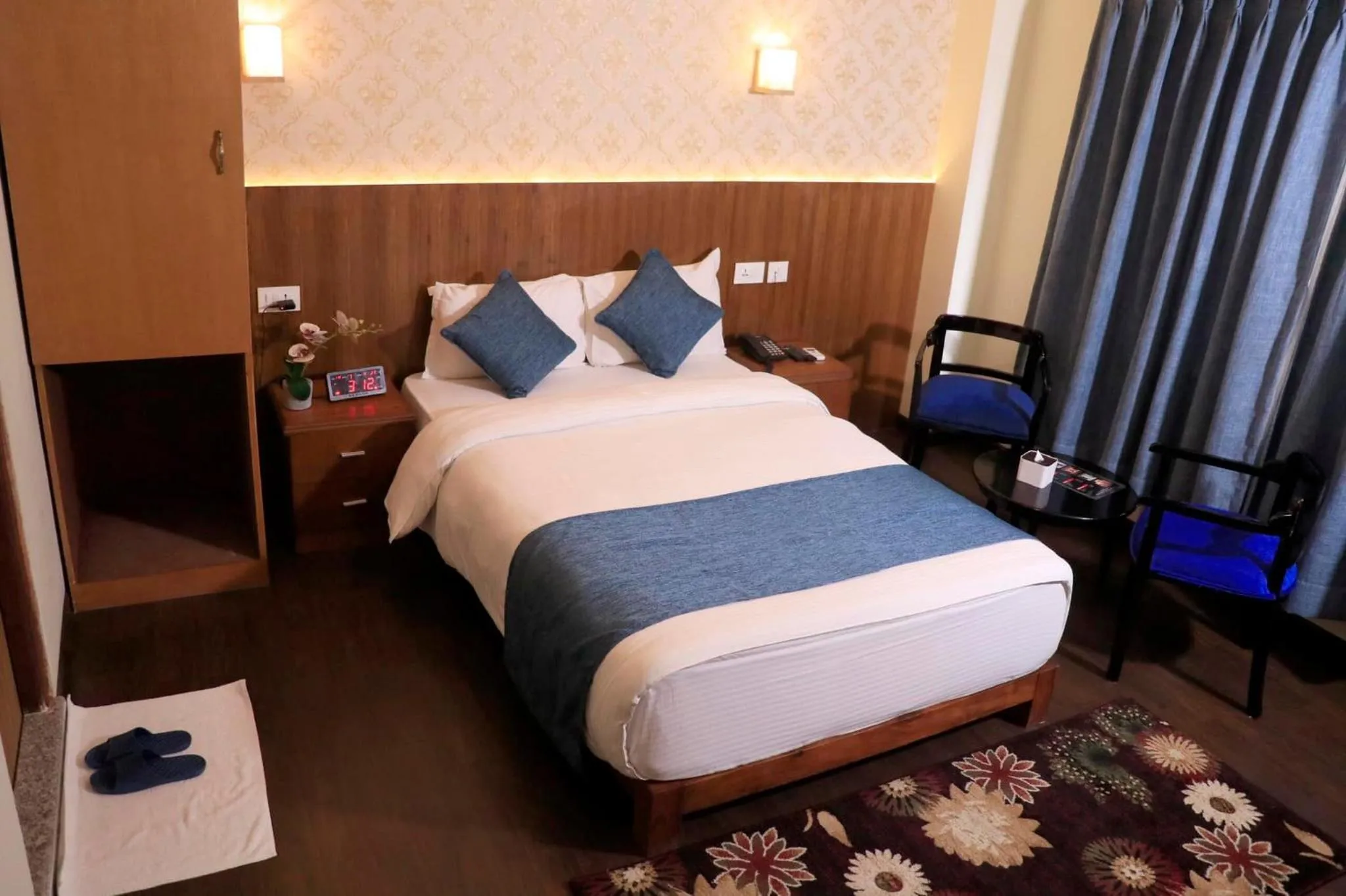 Bedroom, Bed in Satkar Hotel and Spa