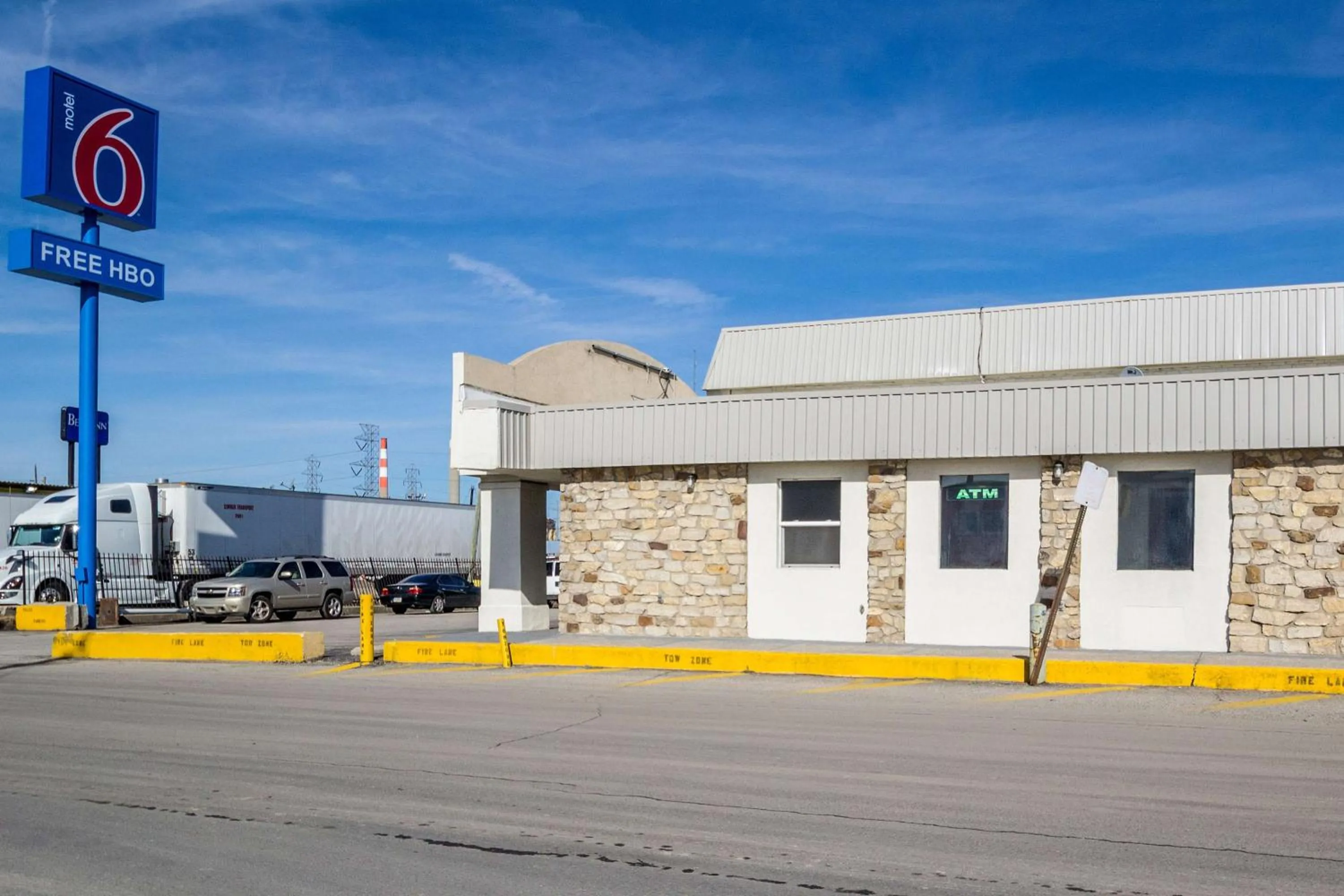 Property Building in Motel 6-Indianapolis, IN - South