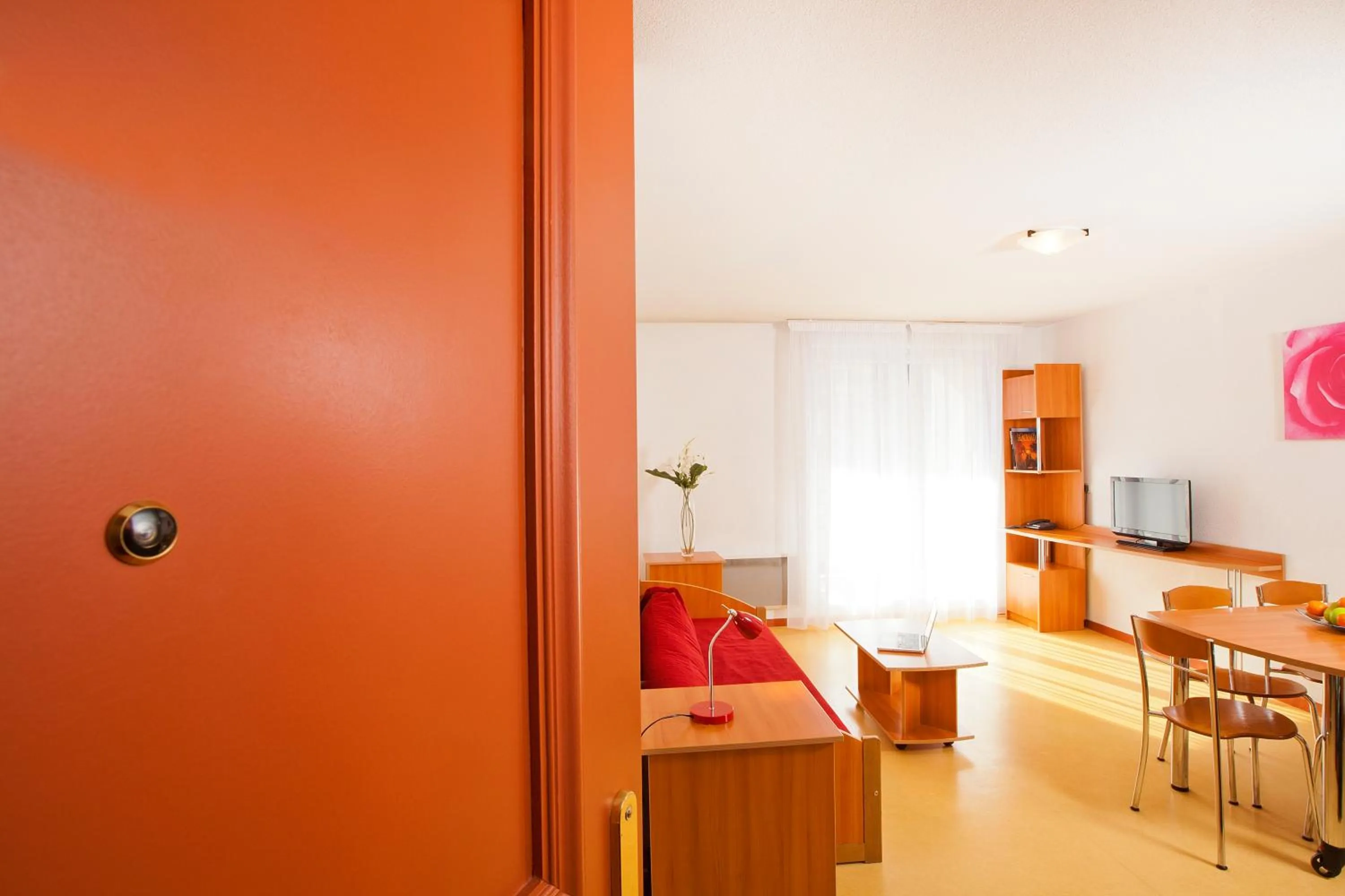 Kitchen or kitchenette in Séjours & Affaires Genève Saint Genis