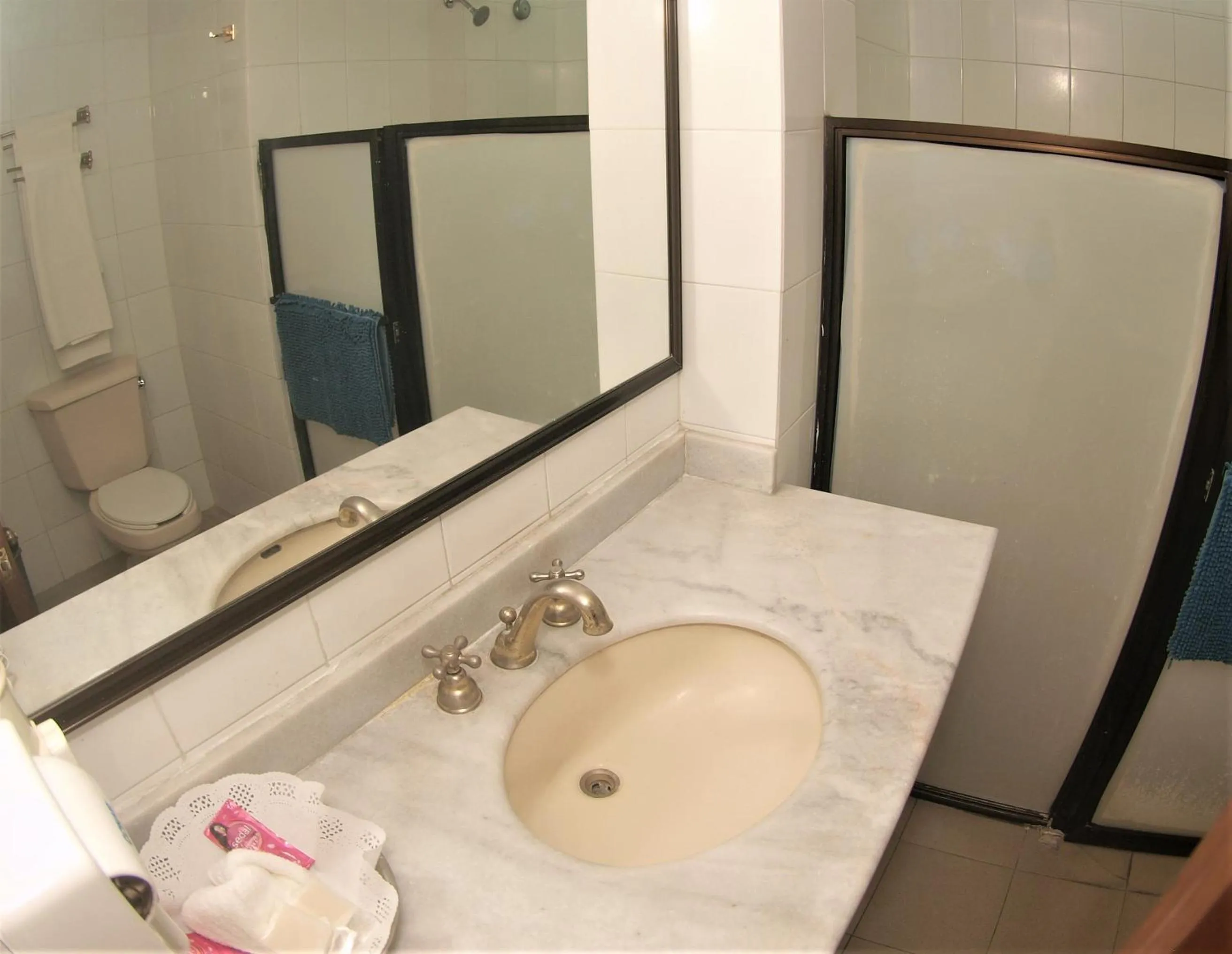 Bathroom in Hotel America