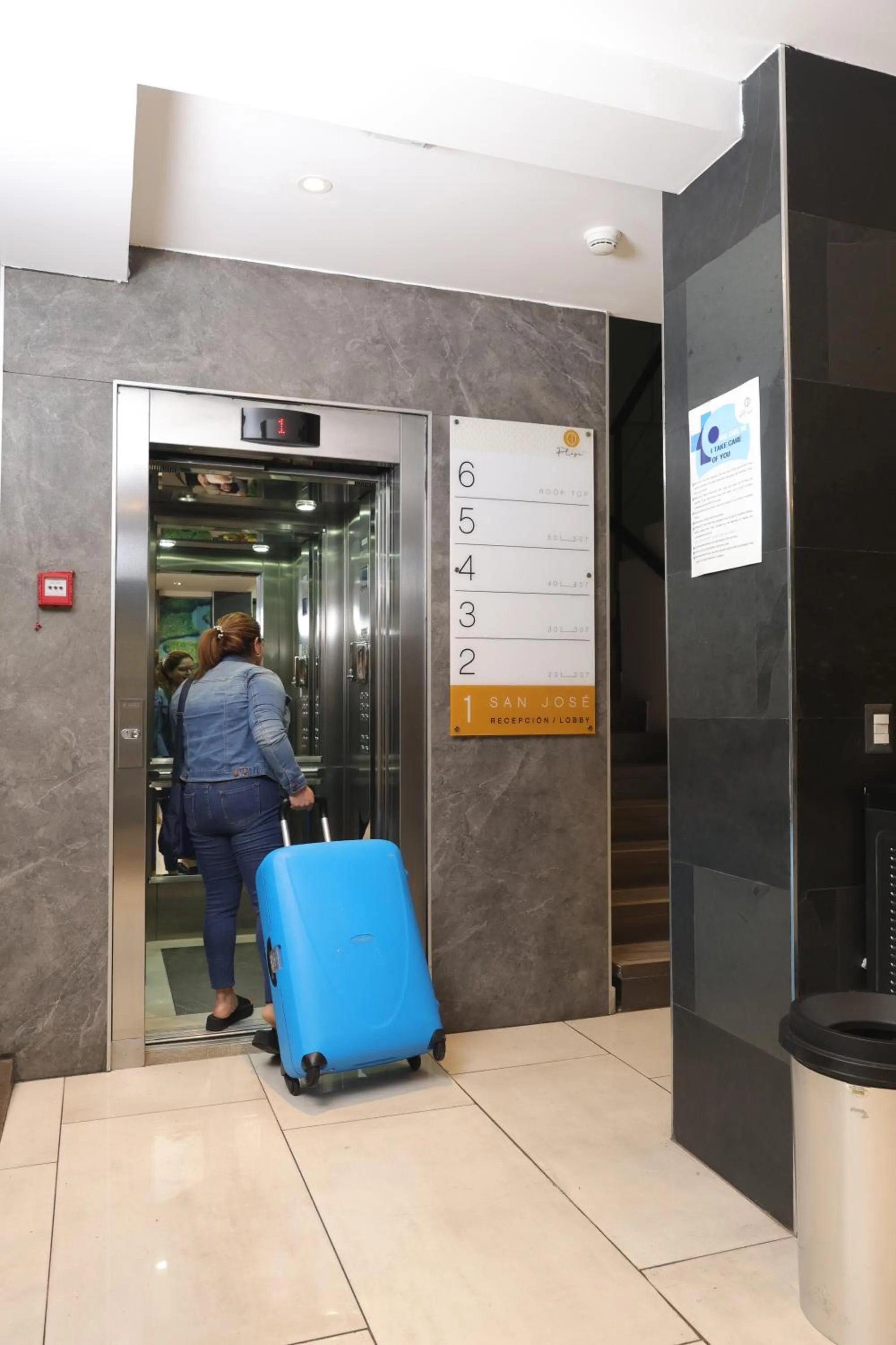 People in Hotel Cultura Plaza